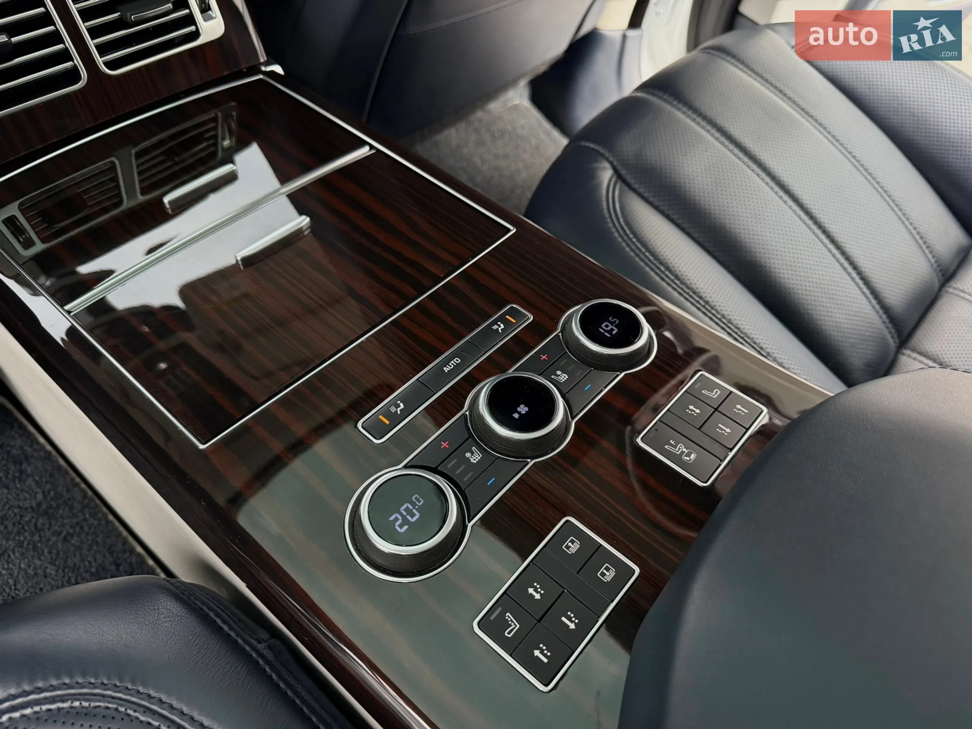 2016 Land Rover Range Rover - мініатюра 42