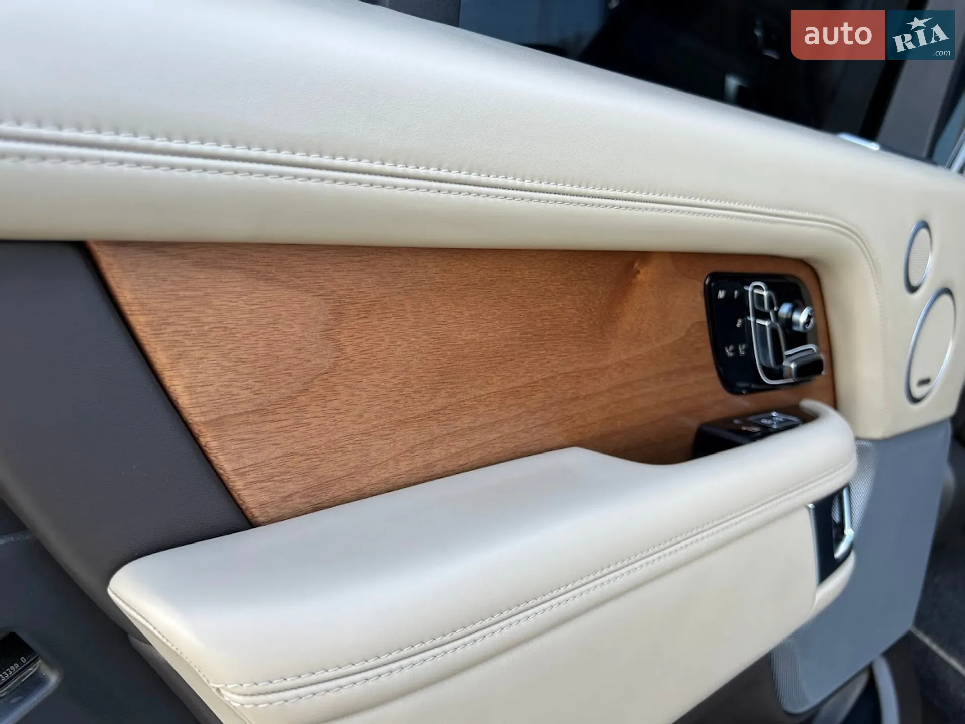 2019 Land Rover Range Rover - мініатюра 29