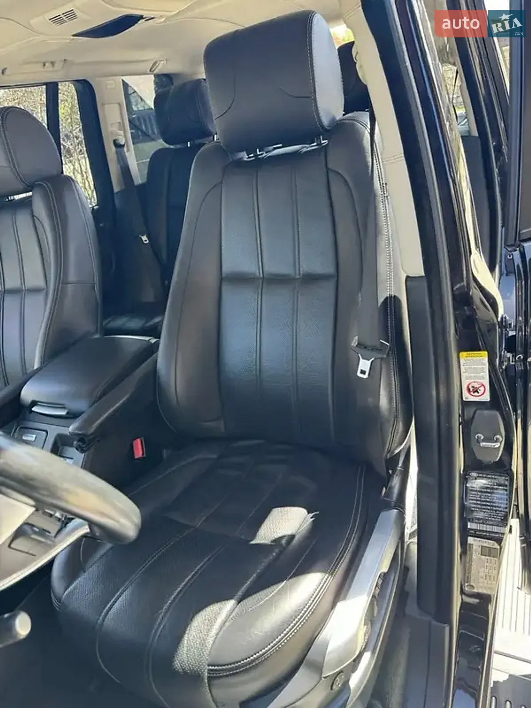 2010 Land Rover Range Rover - мініатюра 28