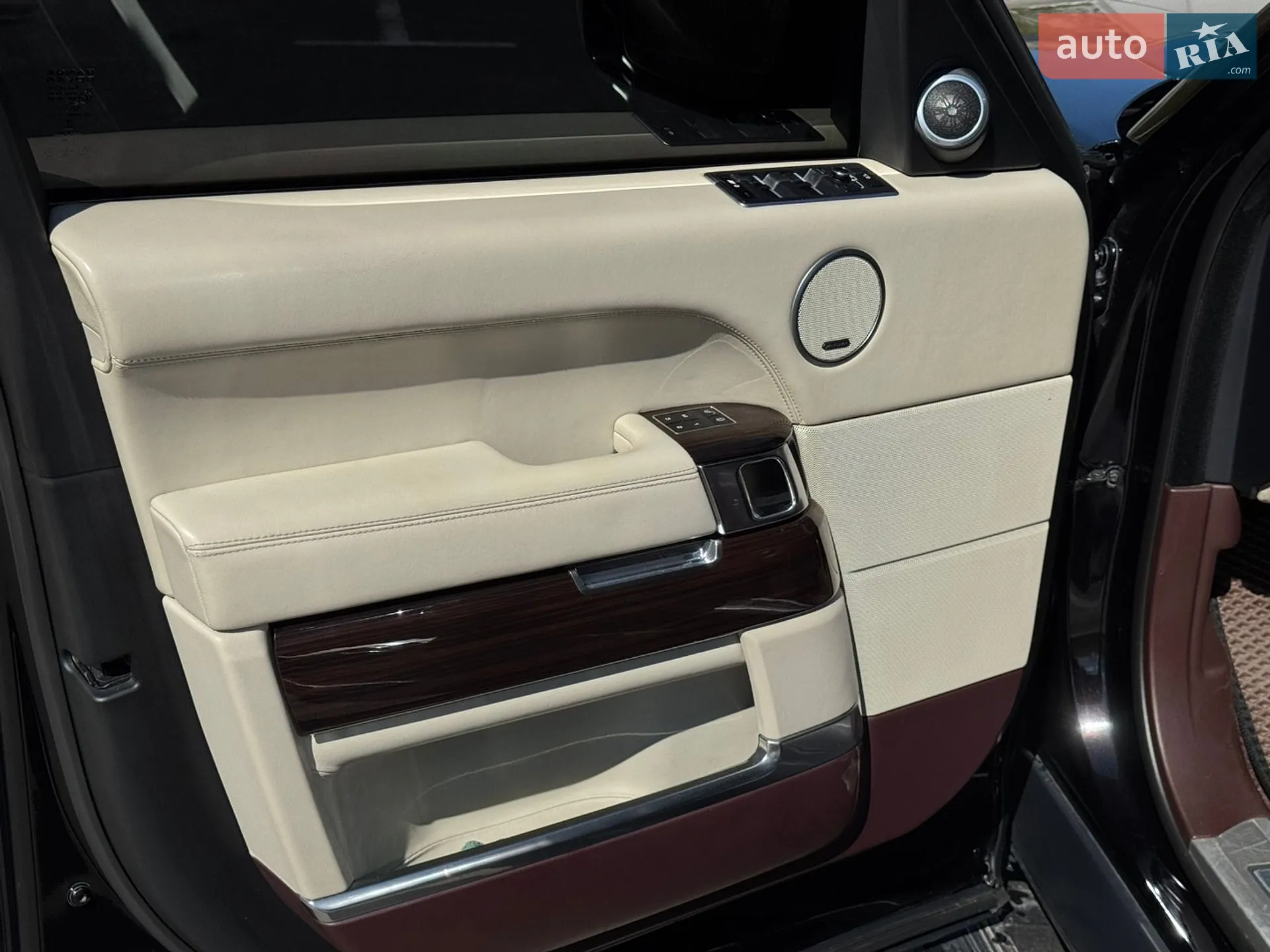 2013 Land Rover Range Rover - мініатюра 17