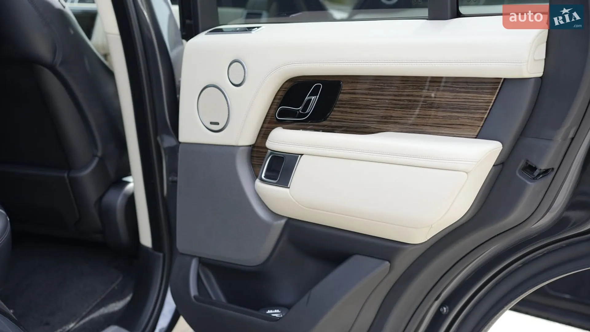 2020 Land Rover Range Rover - мініатюра 21