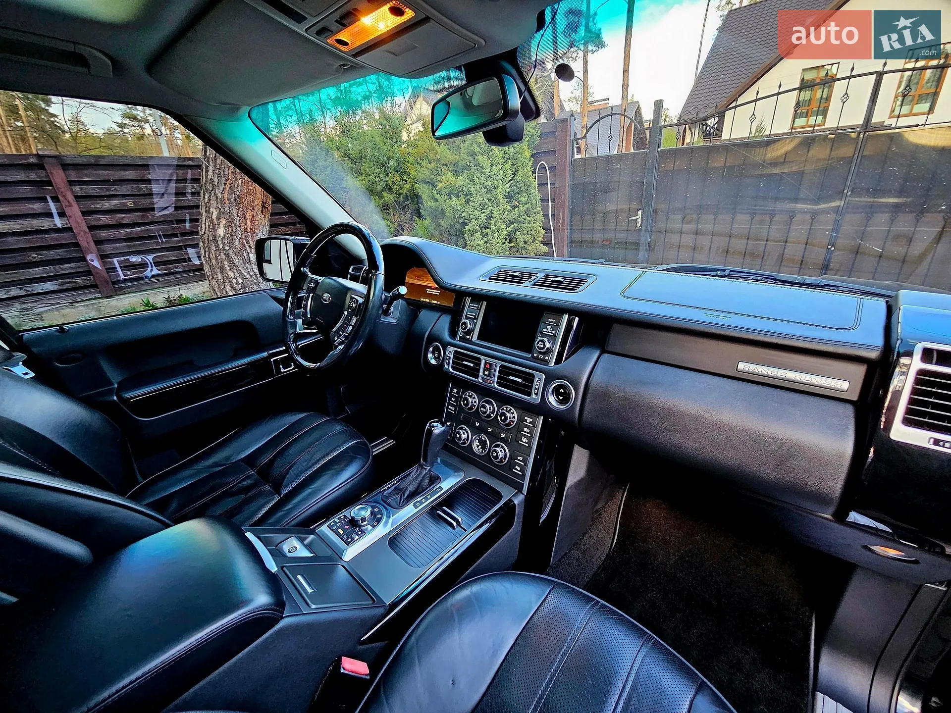 2010 Land Rover Range Rover - мініатюра 18