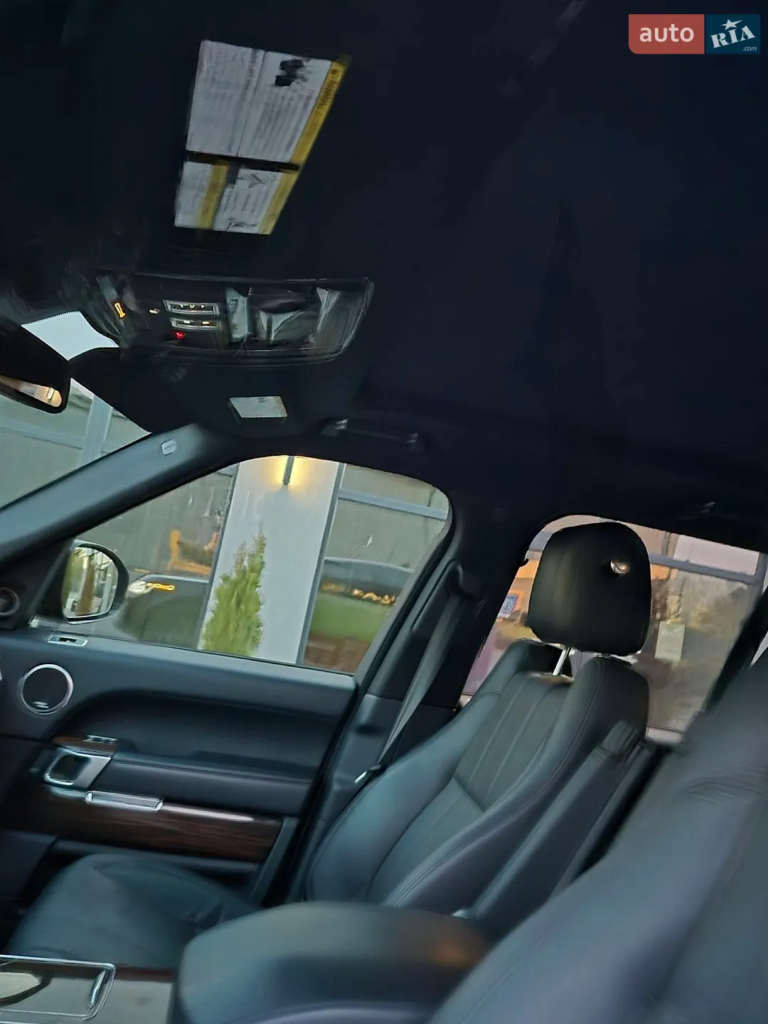 2016 Land Rover Range Rover - мініатюра 24