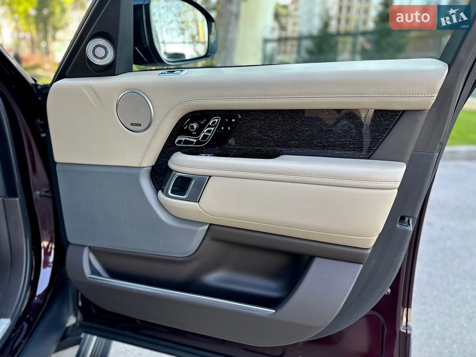 2019 Land Rover Range Rover - мініатюра 31