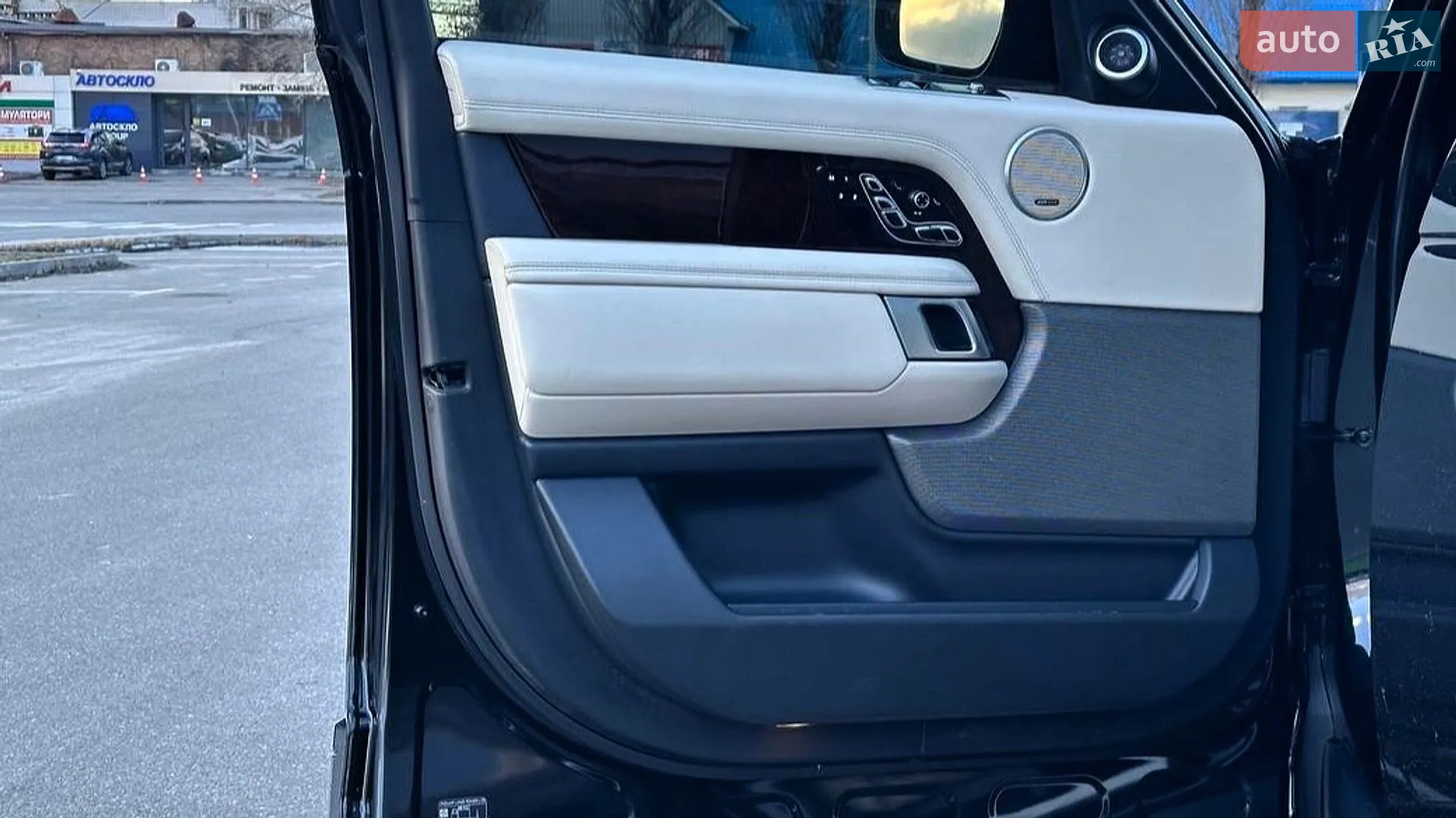 2020 Land Rover Range Rover - мініатюра 31