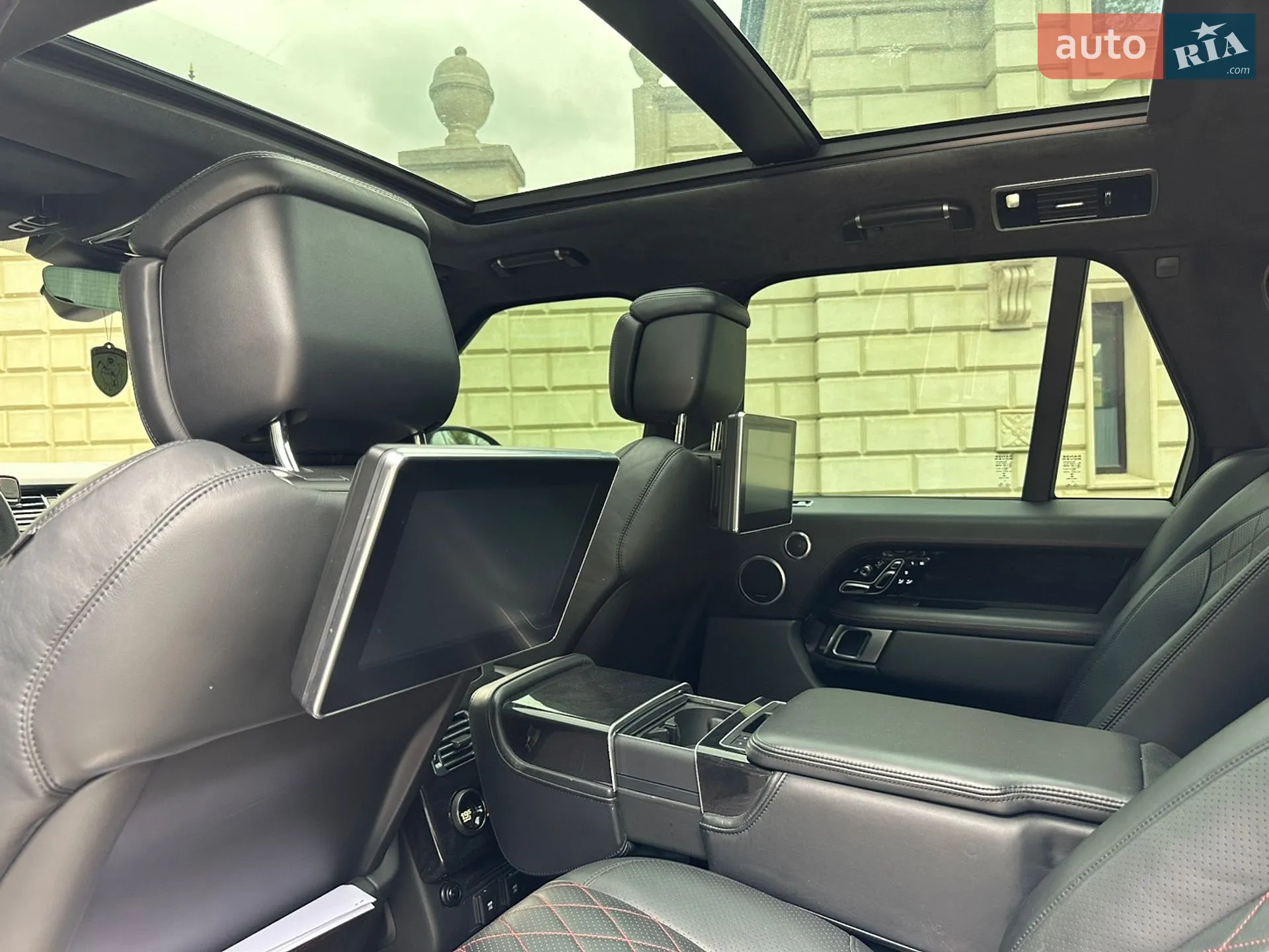2018 Land Rover Range Rover - мініатюра 27
