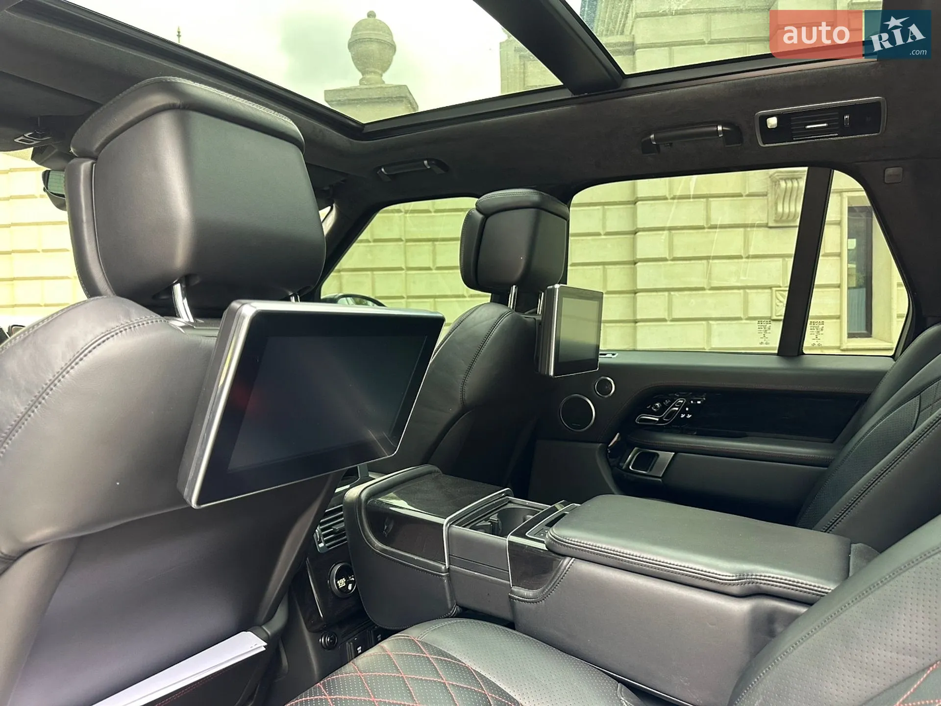 2018 Land Rover Range Rover - мініатюра 28