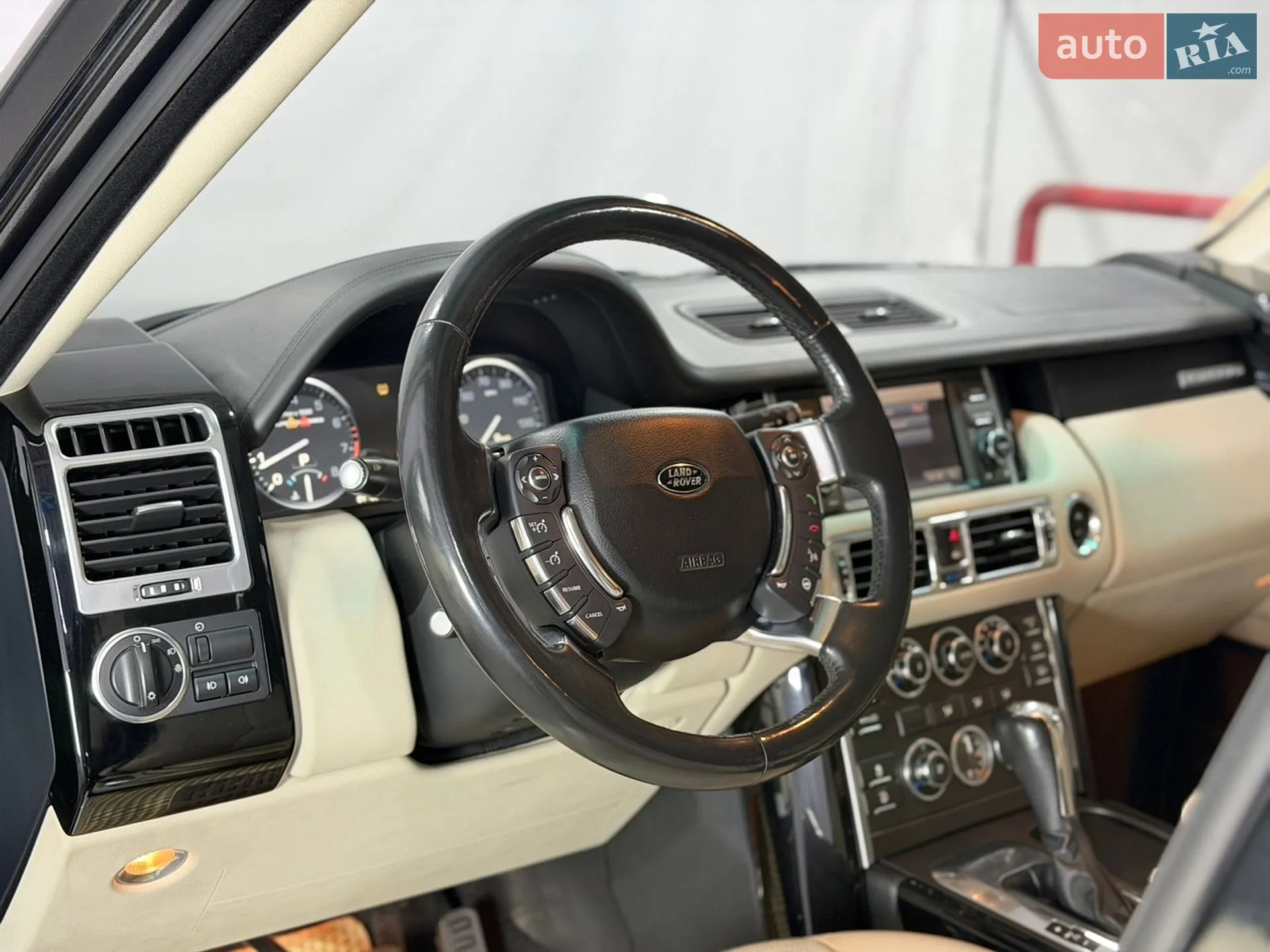 2012 Land Rover Range Rover - мініатюра 28