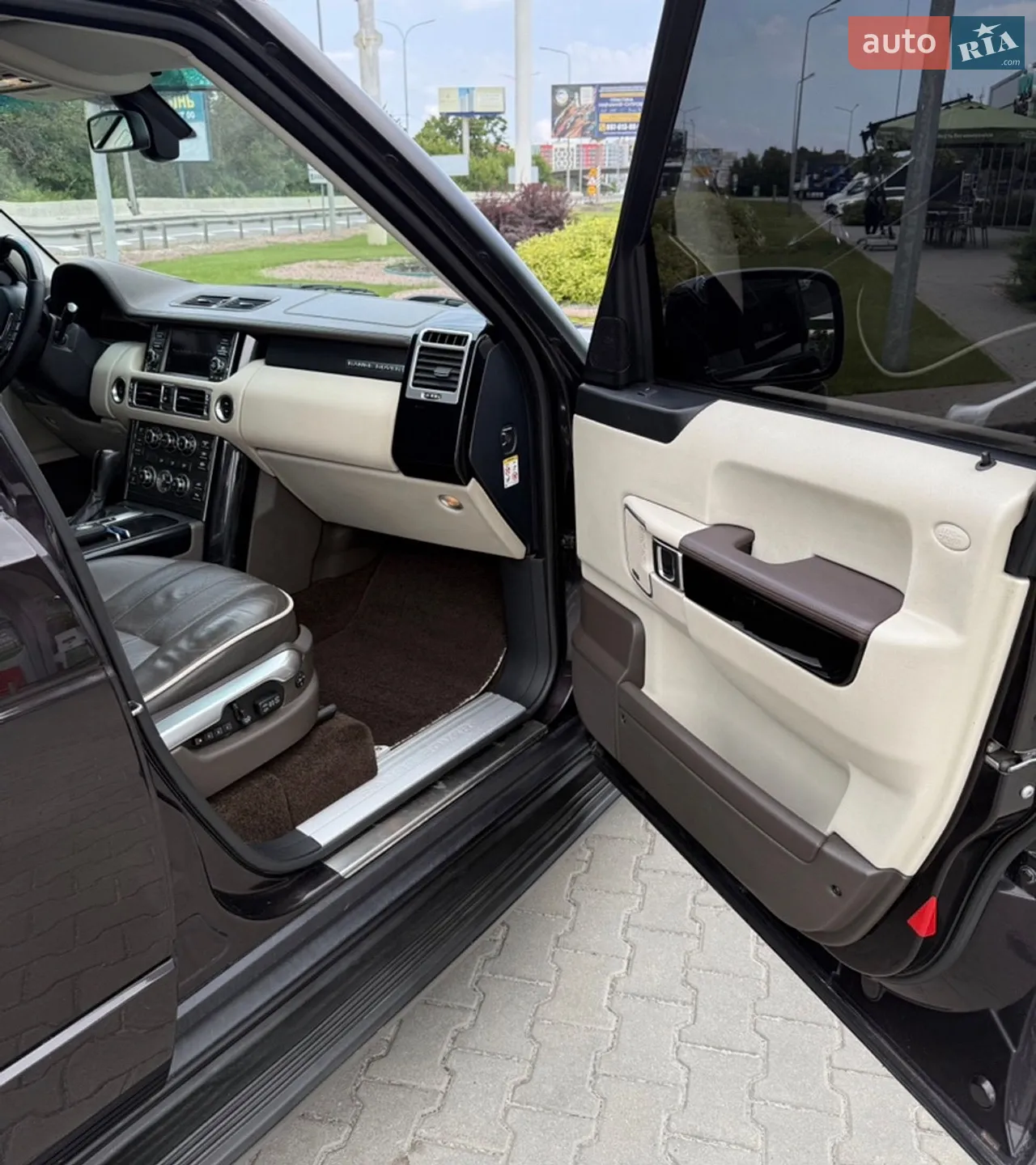 2010 Land Rover Range Rover - мініатюра 17
