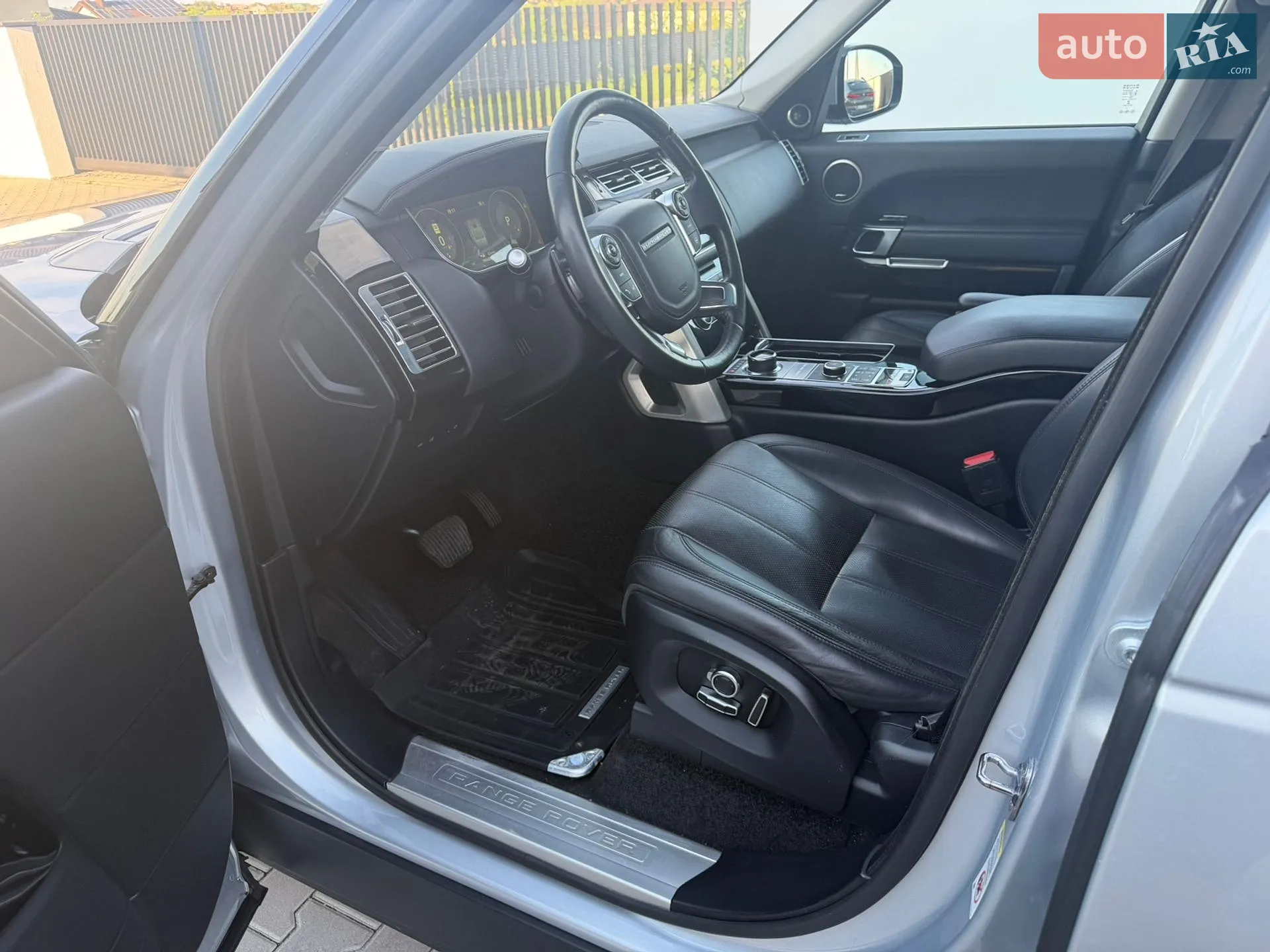 2017 Land Rover Range Rover - мініатюра 31