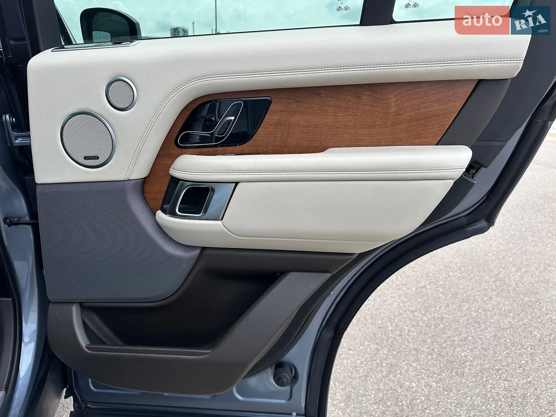 2018 Land Rover Range Rover - мініатюра 27