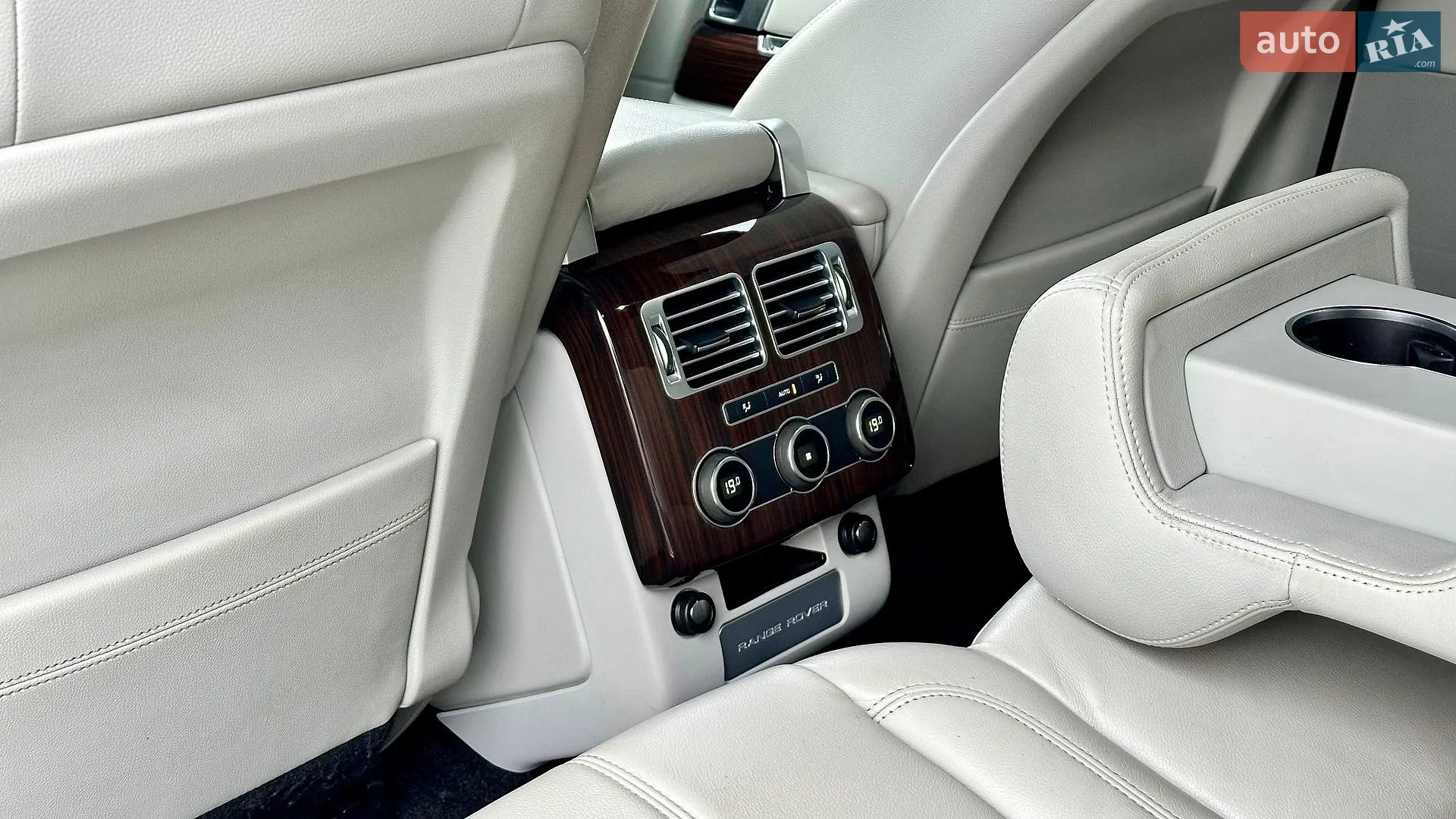 2017 Land Rover Range Rover - мініатюра 22