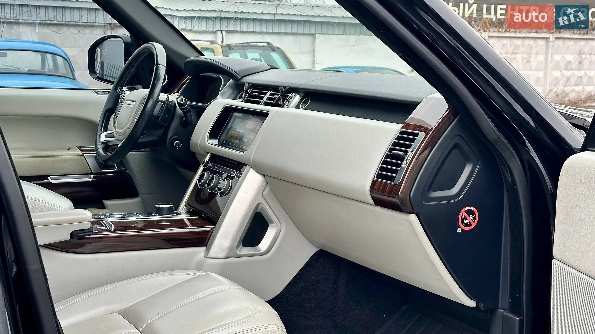 2017 Land Rover Range Rover - мініатюра 31