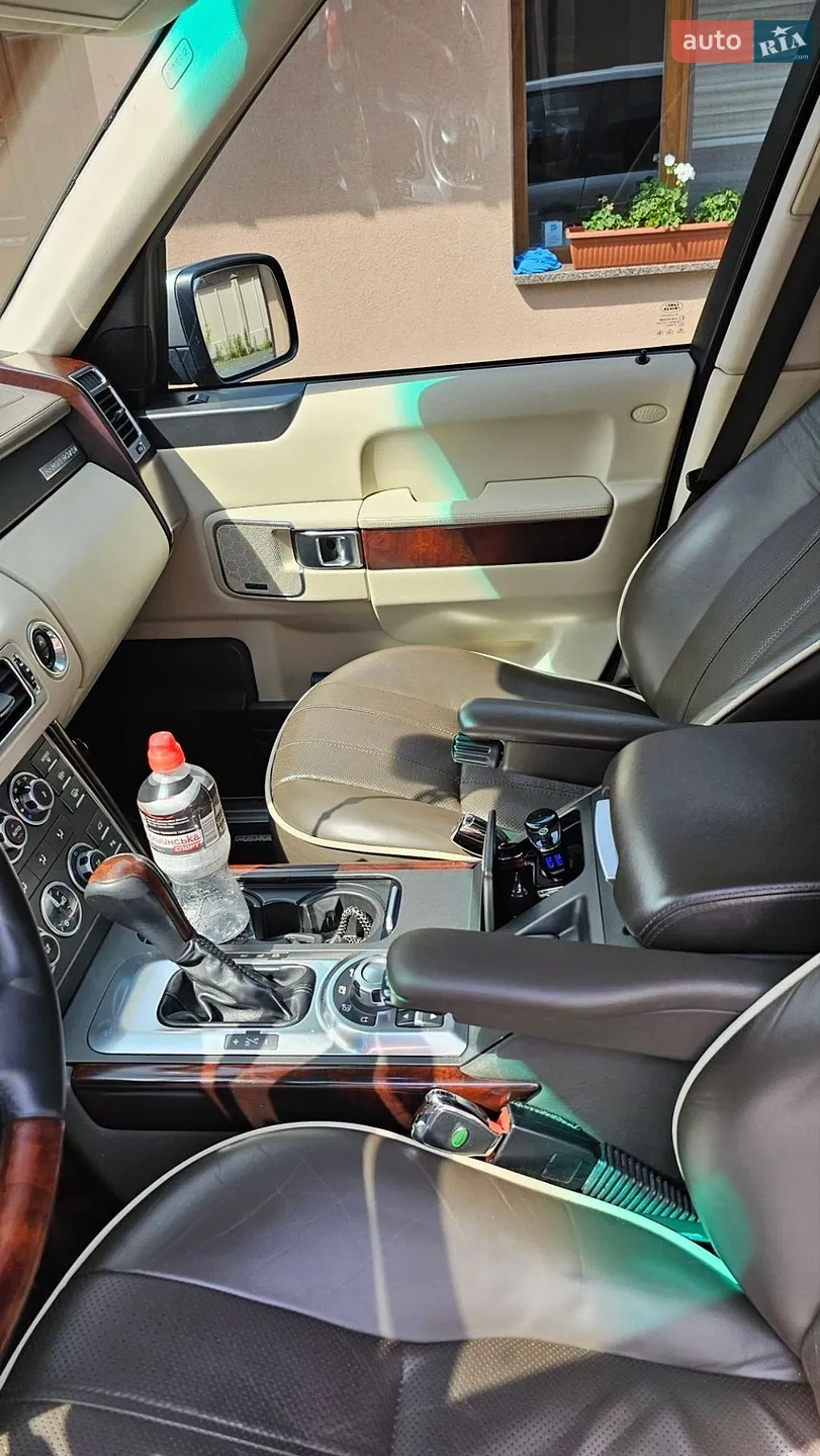 2010 Land Rover Range Rover - мініатюра 24