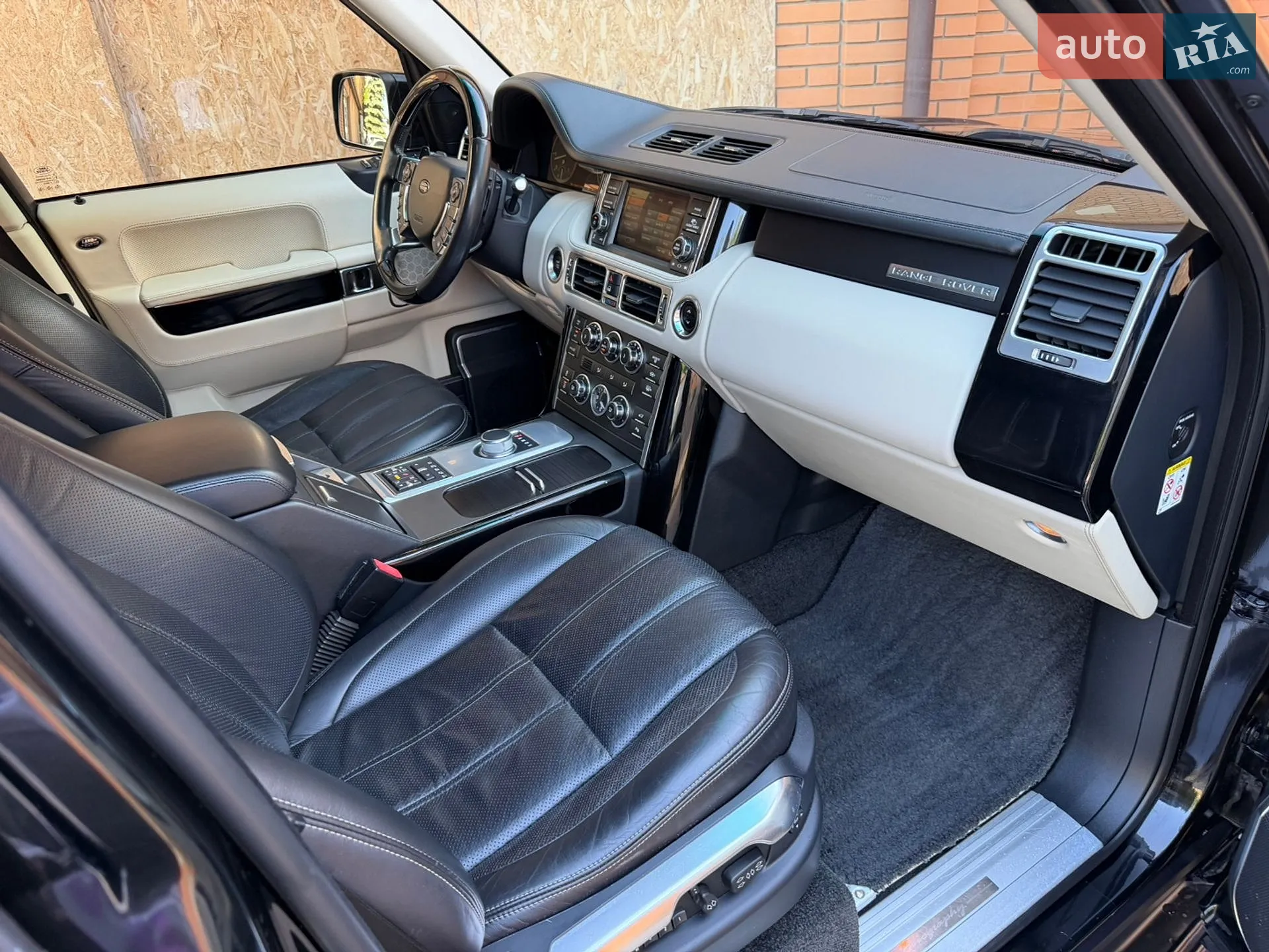 2012 Land Rover Range Rover - мініатюра 28