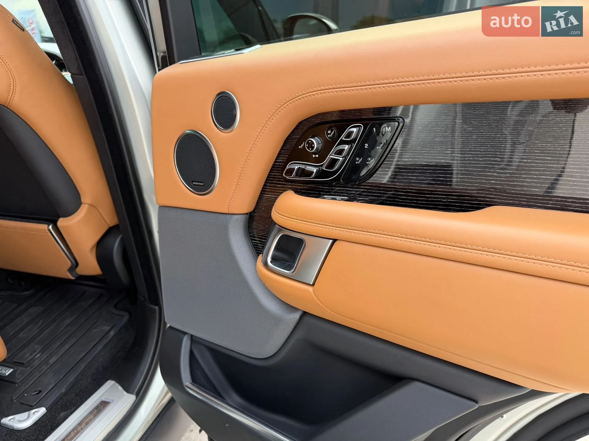 2019 Land Rover Range Rover - мініатюра 25