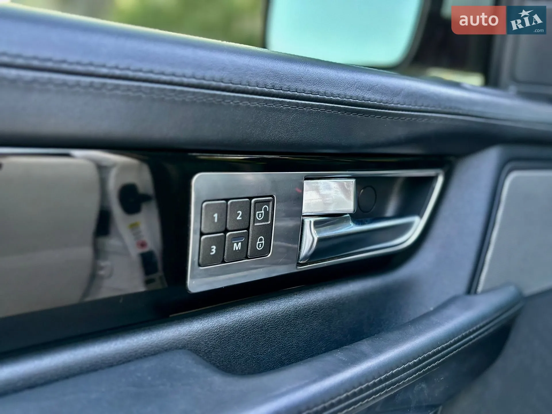 2011 Land Rover Range Rover - мініатюра 16