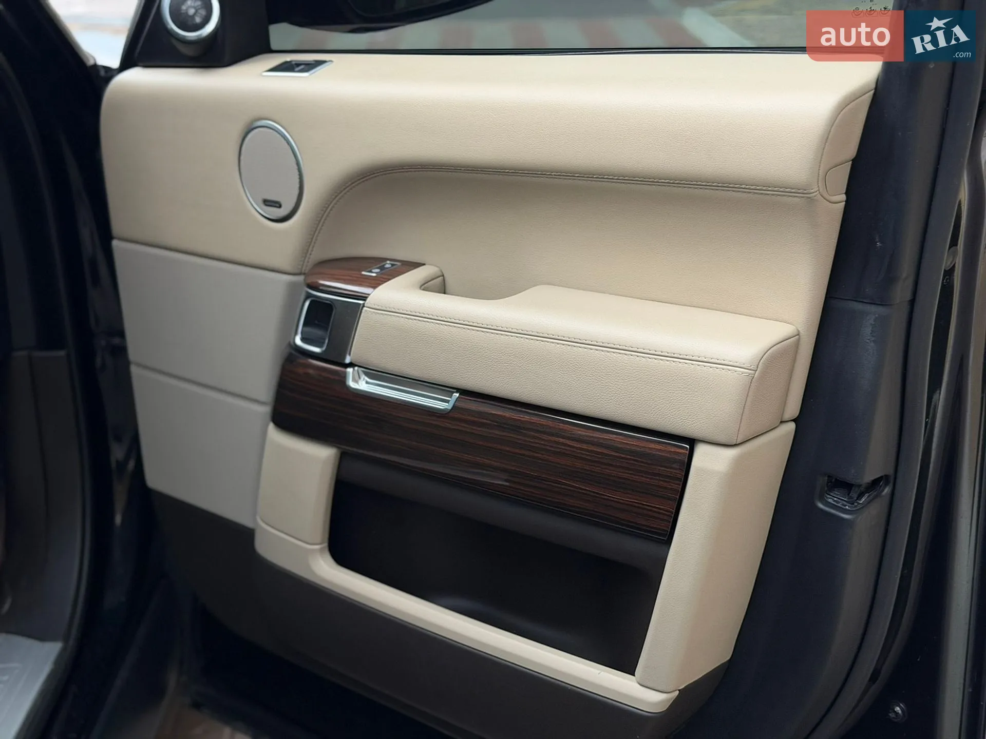 2016 Land Rover Range Rover - мініатюра 29
