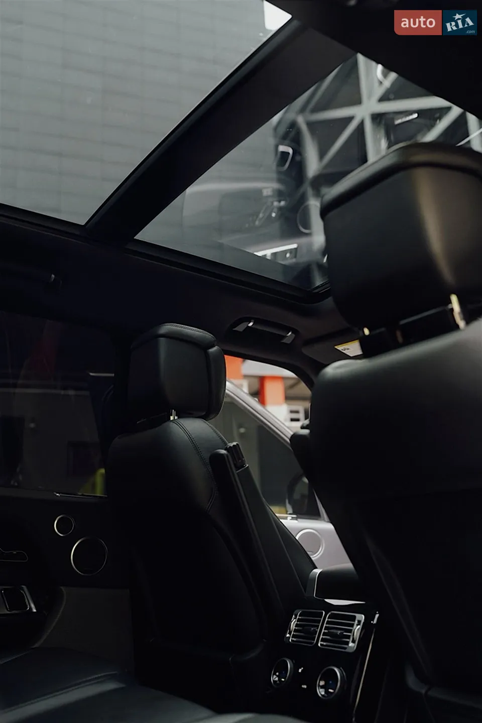 2018 Land Rover Range Rover - мініатюра 16