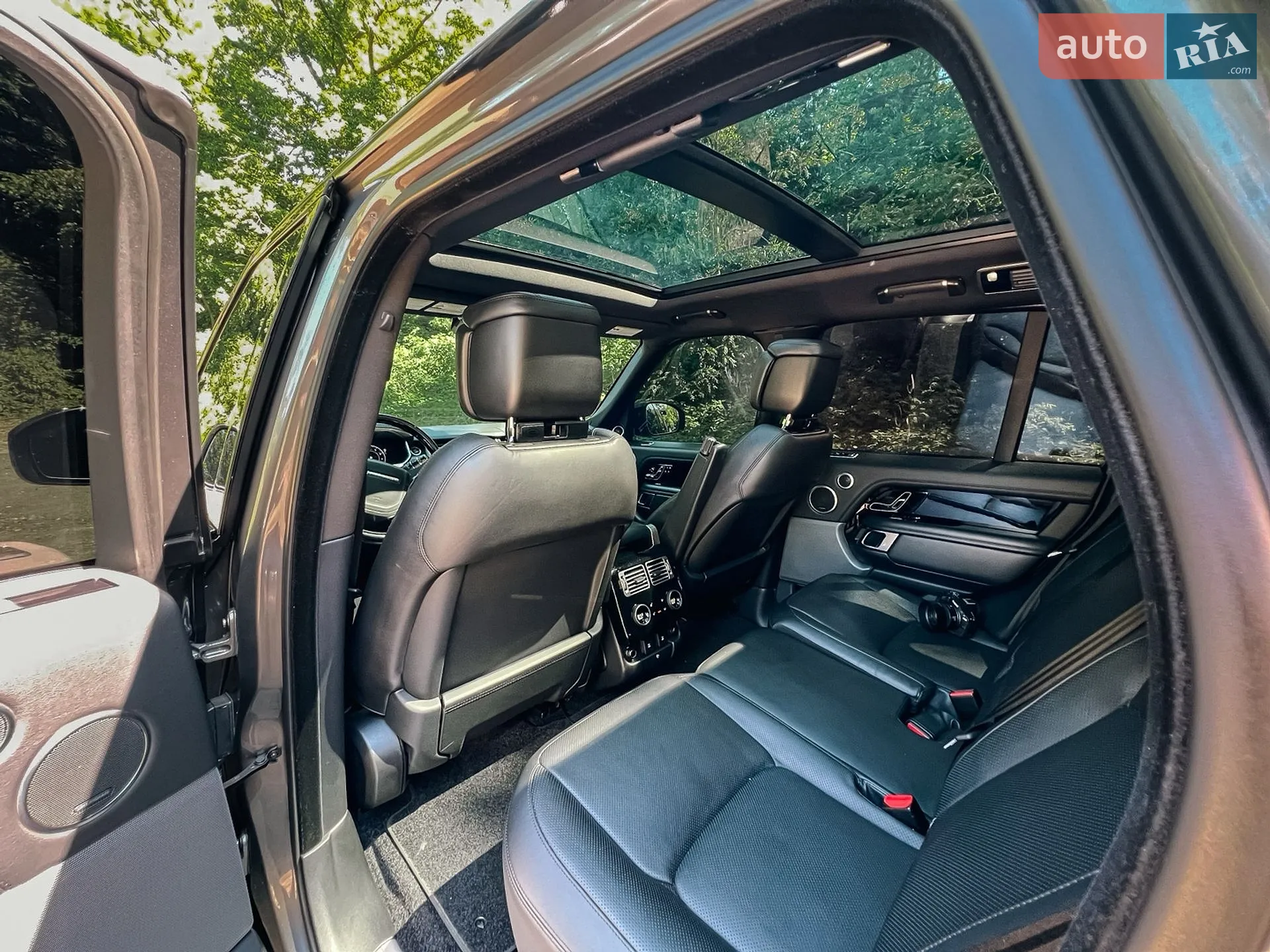 2018 Land Rover Range Rover - мініатюра 21