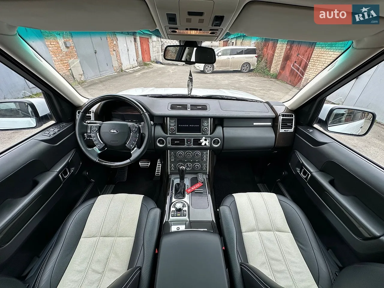 2011 Land Rover Range Rover - мініатюра 26