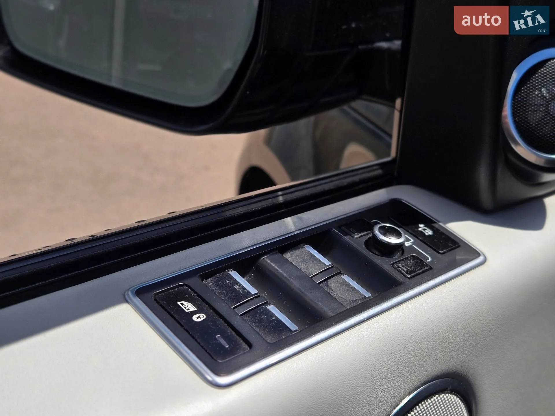2013 Land Rover Range Rover - мініатюра 33