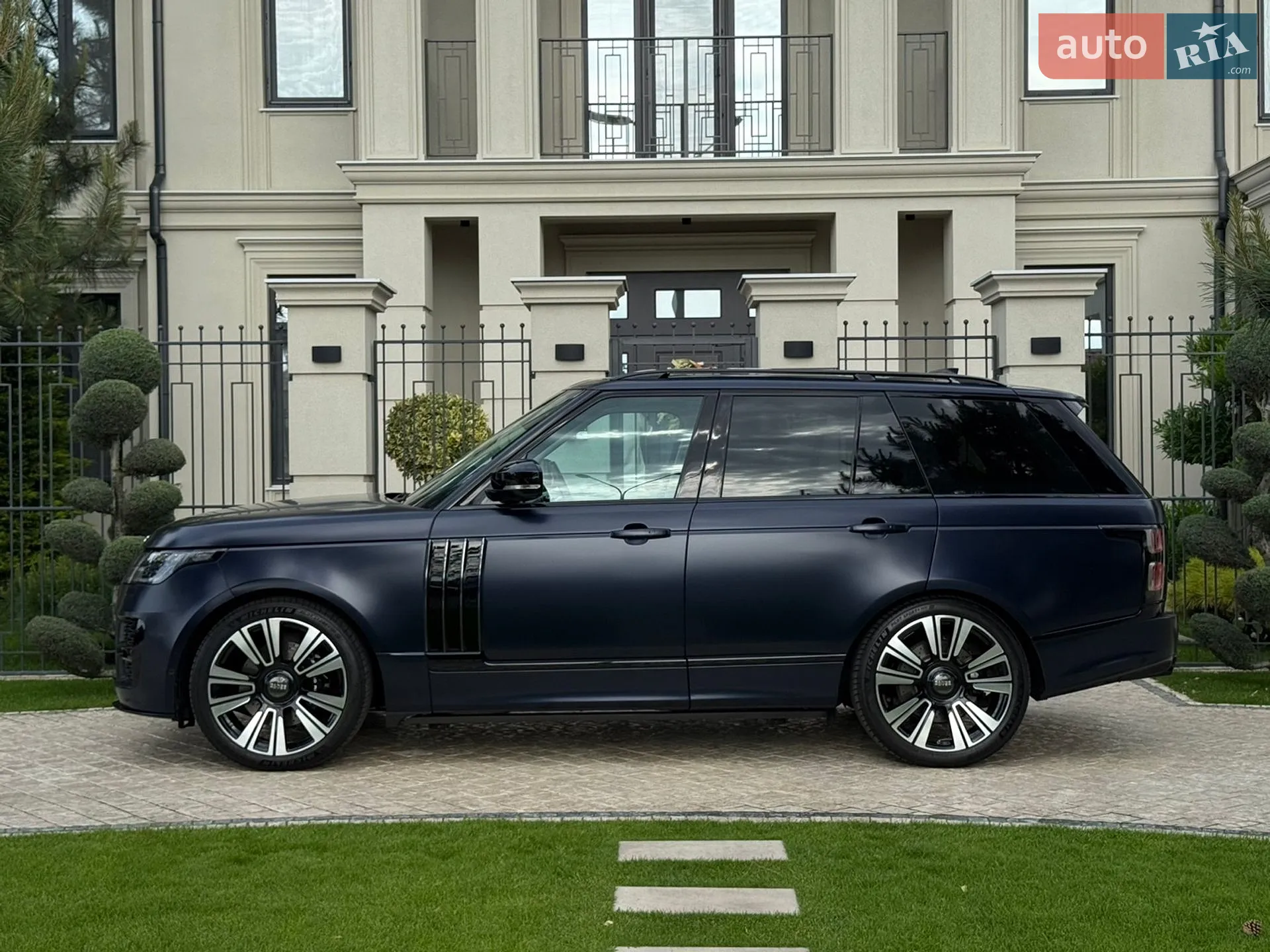 2019 Land Rover Range Rover - мініатюра 24