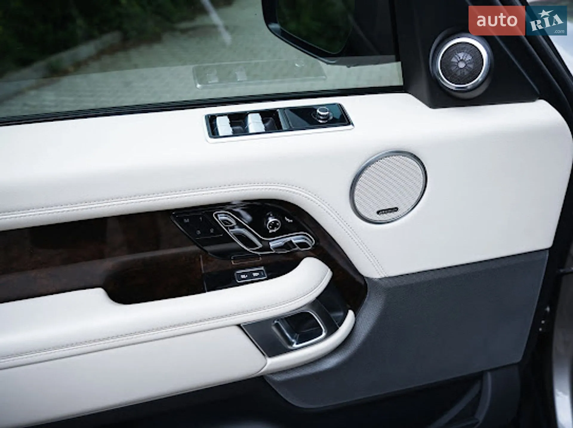 2020 Land Rover Range Rover - мініатюра 15