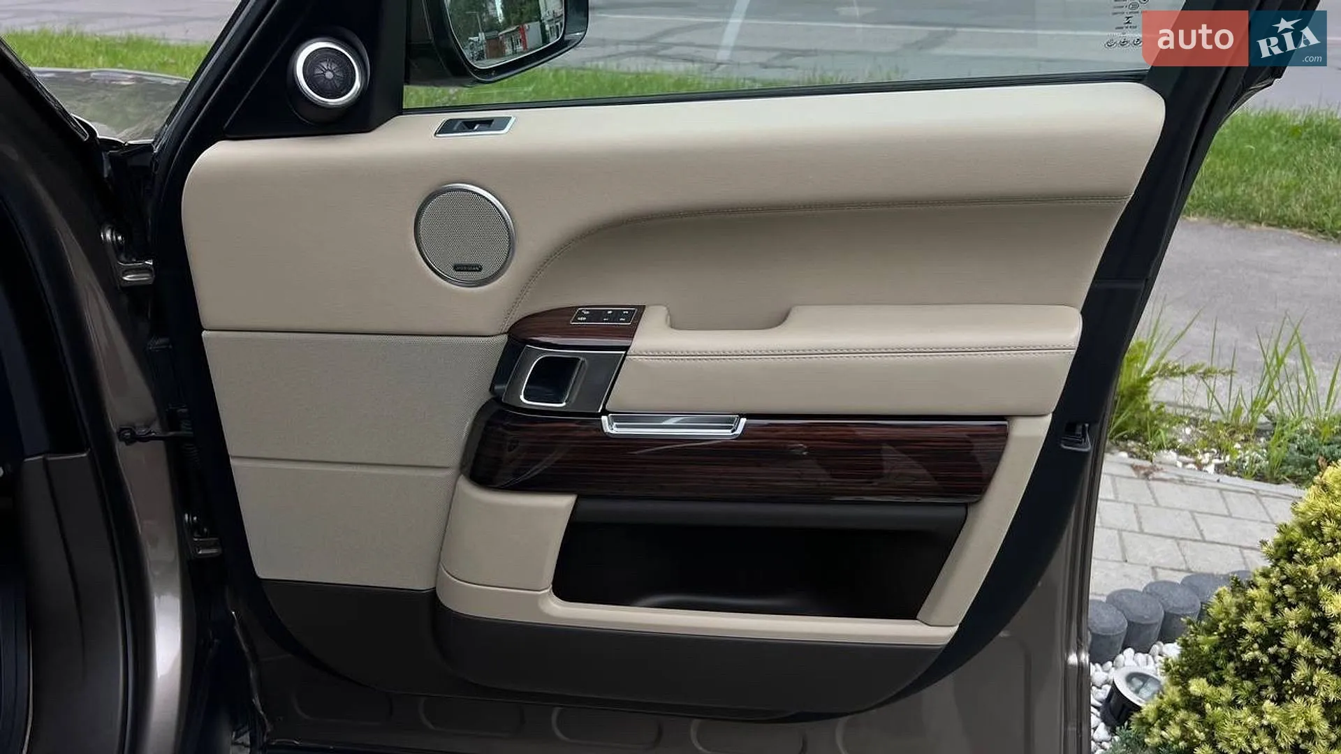 2017 Land Rover Range Rover - мініатюра 41