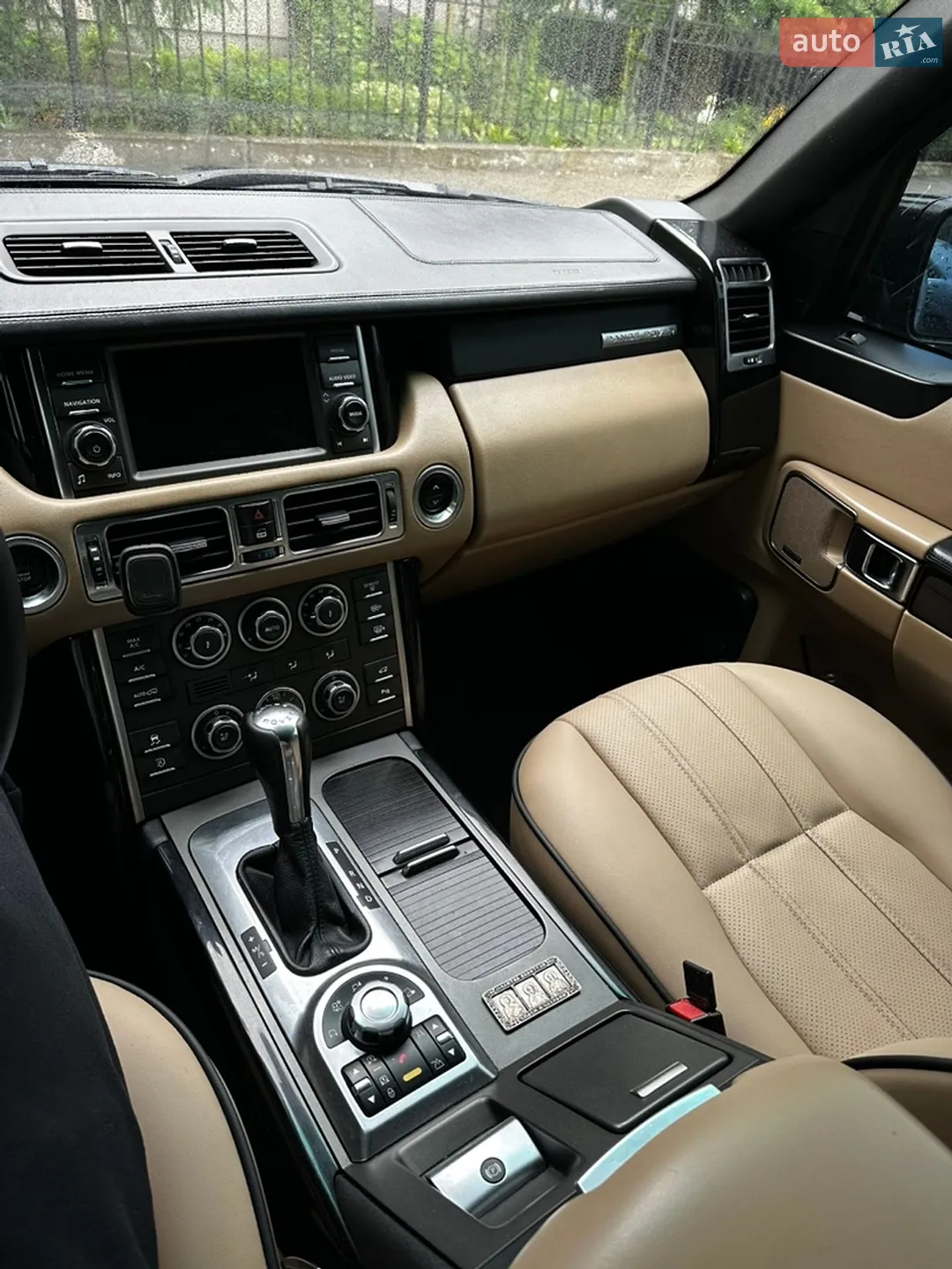 2010 Land Rover Range Rover - мініатюра 17