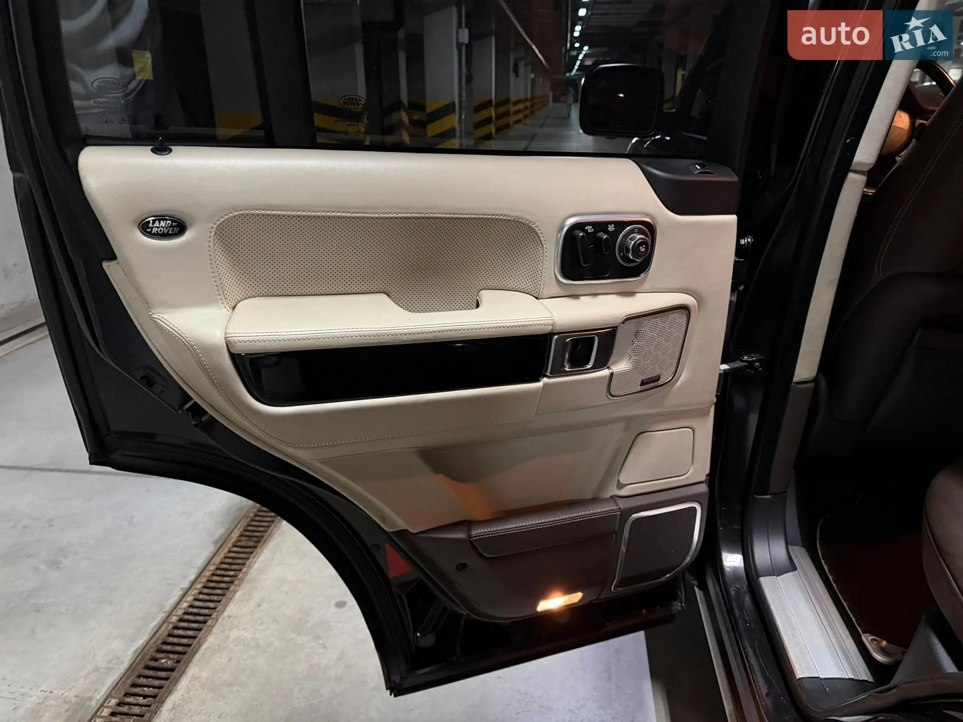 2011 Land Rover Range Rover - мініатюра 28