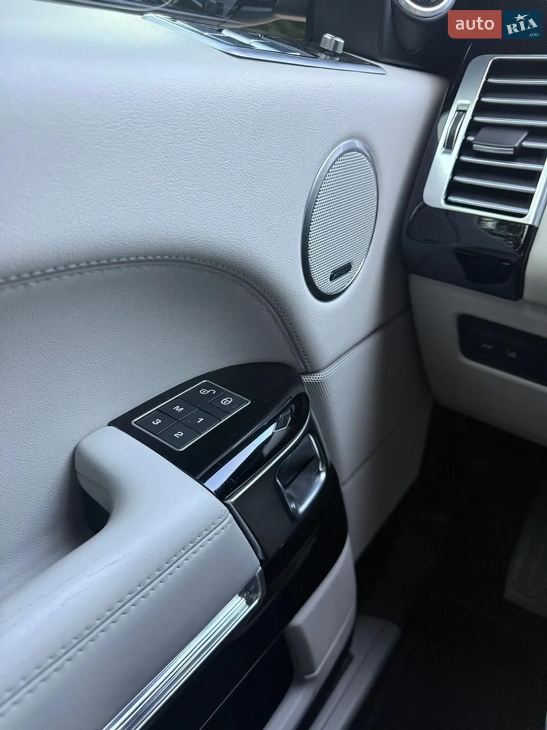 2016 Land Rover Range Rover - мініатюра 39
