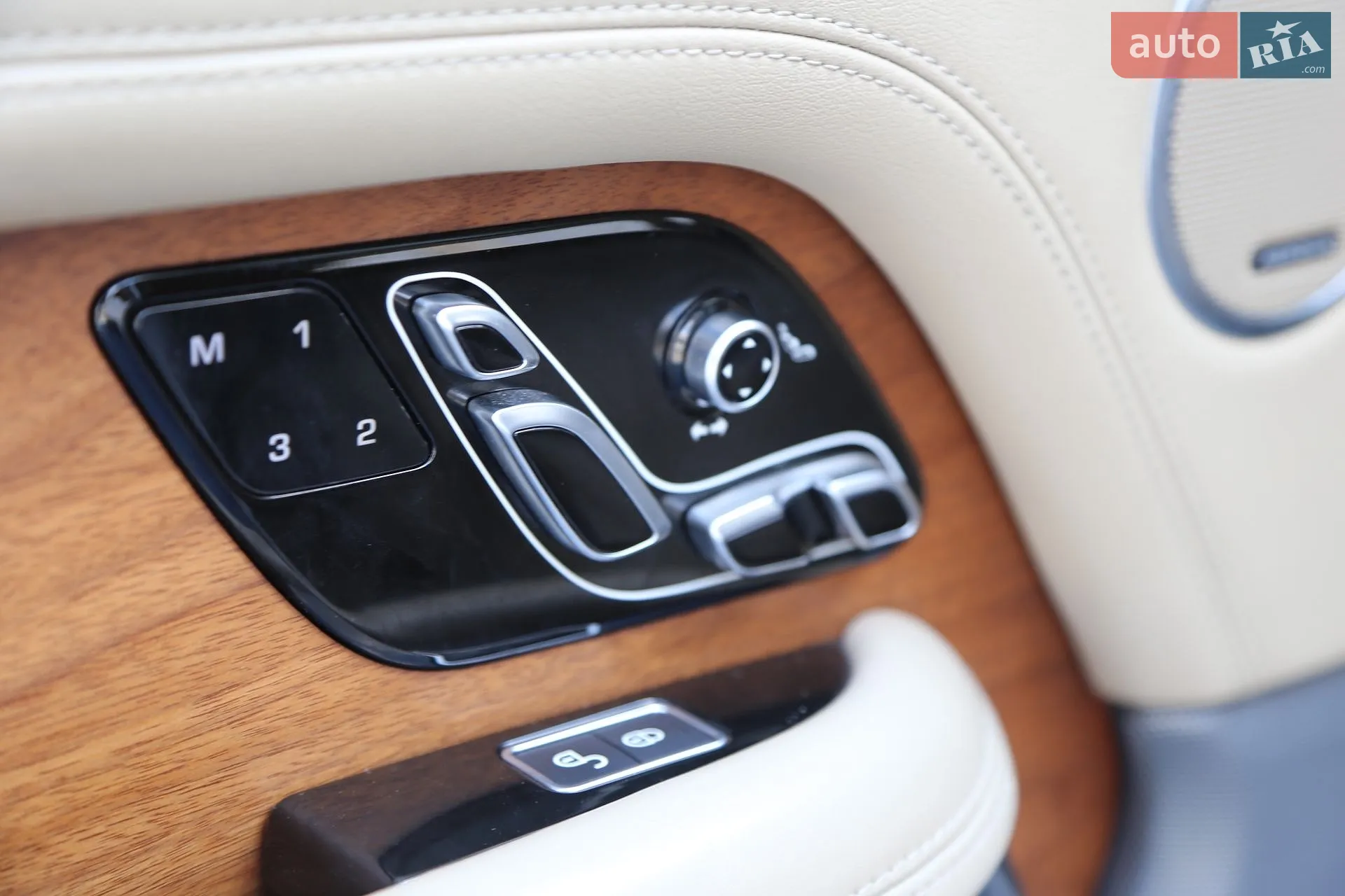 2019 Land Rover Range Rover - мініатюра 27
