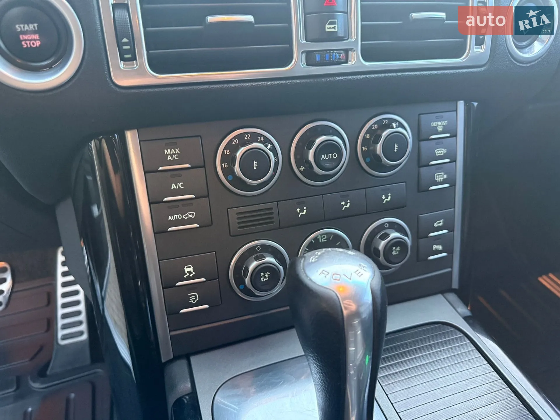 2010 Land Rover Range Rover - мініатюра 21