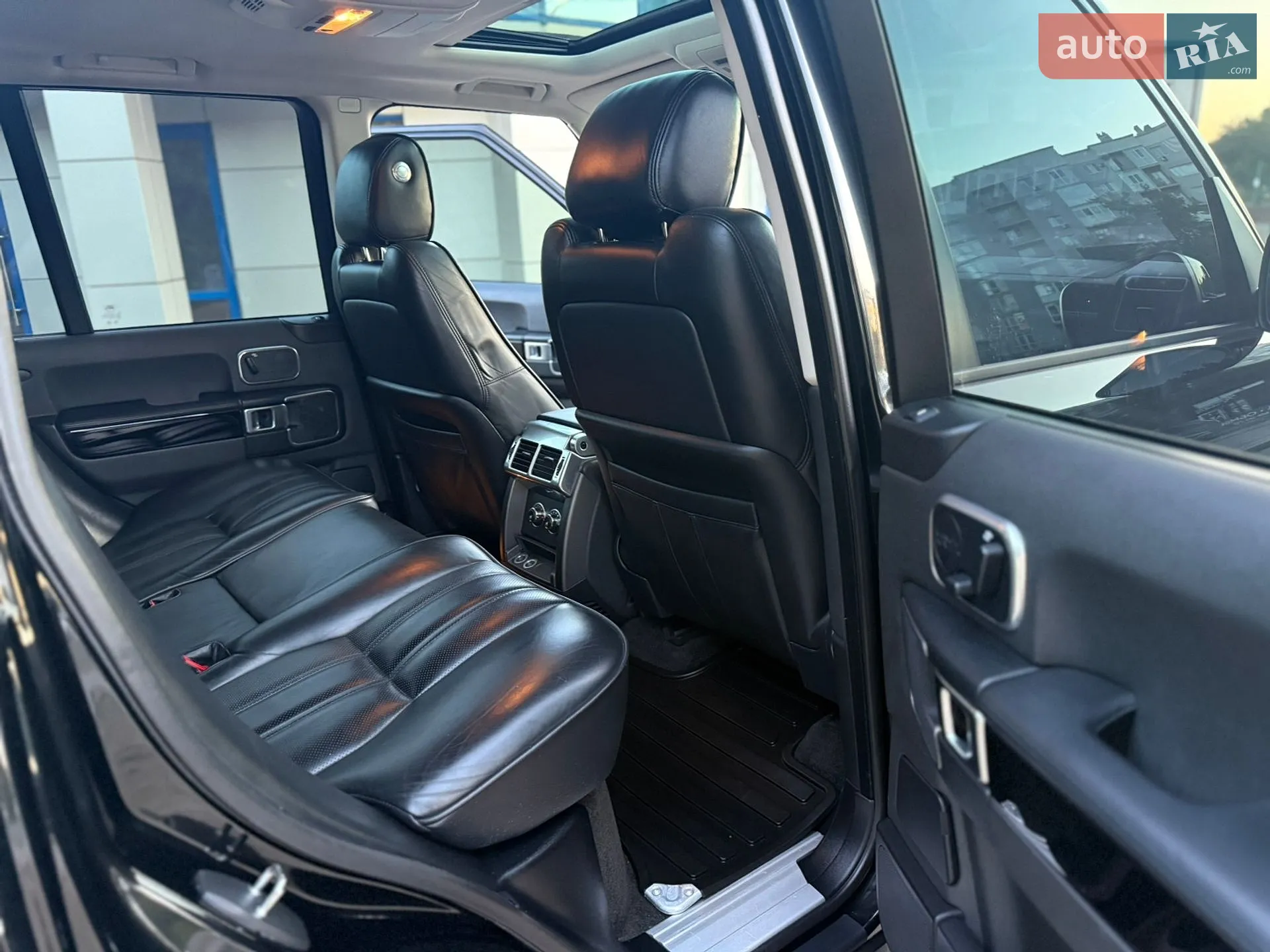 2010 Land Rover Range Rover - мініатюра 31