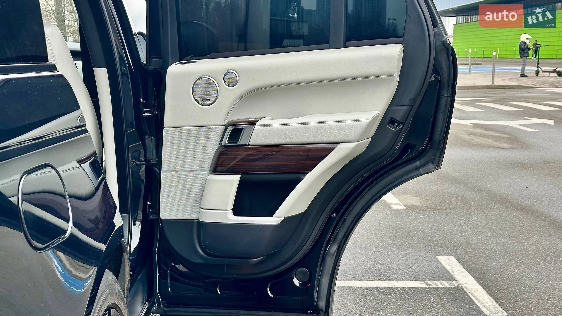 2017 Land Rover Range Rover - мініатюра 28