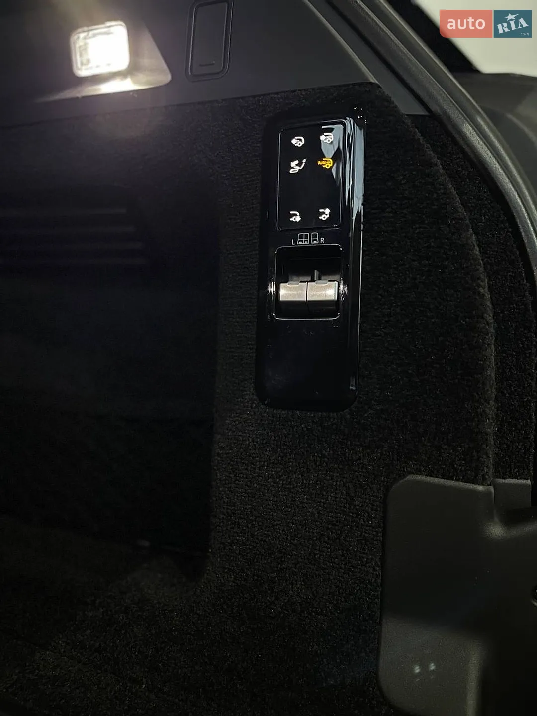 2023 Land Rover Range Rover - мініатюра 37