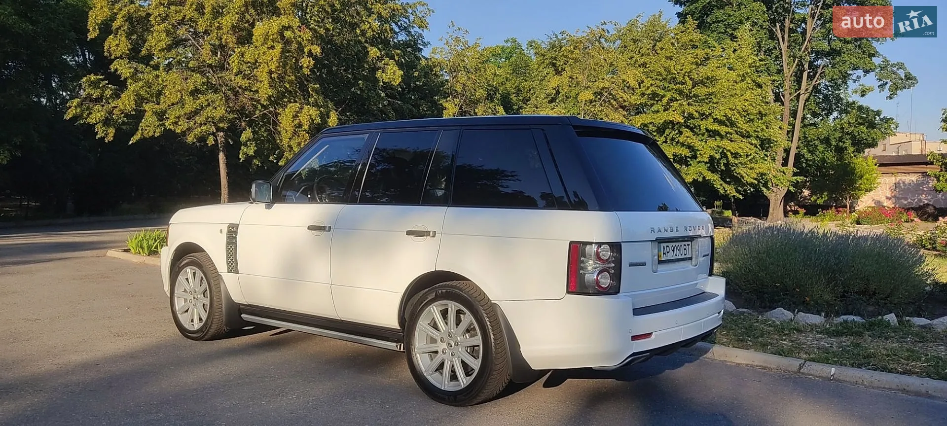 2011 Land Rover Range Rover - мініатюра 11