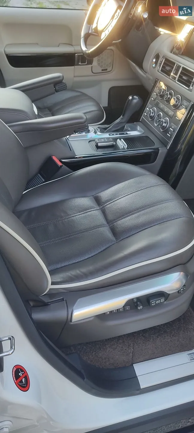 2011 Land Rover Range Rover - мініатюра 28