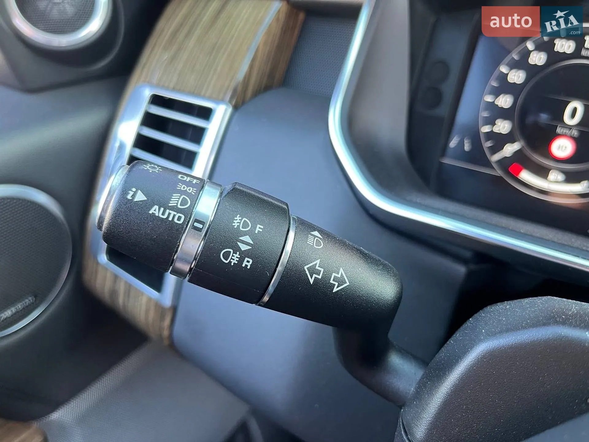 2019 Land Rover Range Rover - мініатюра 18
