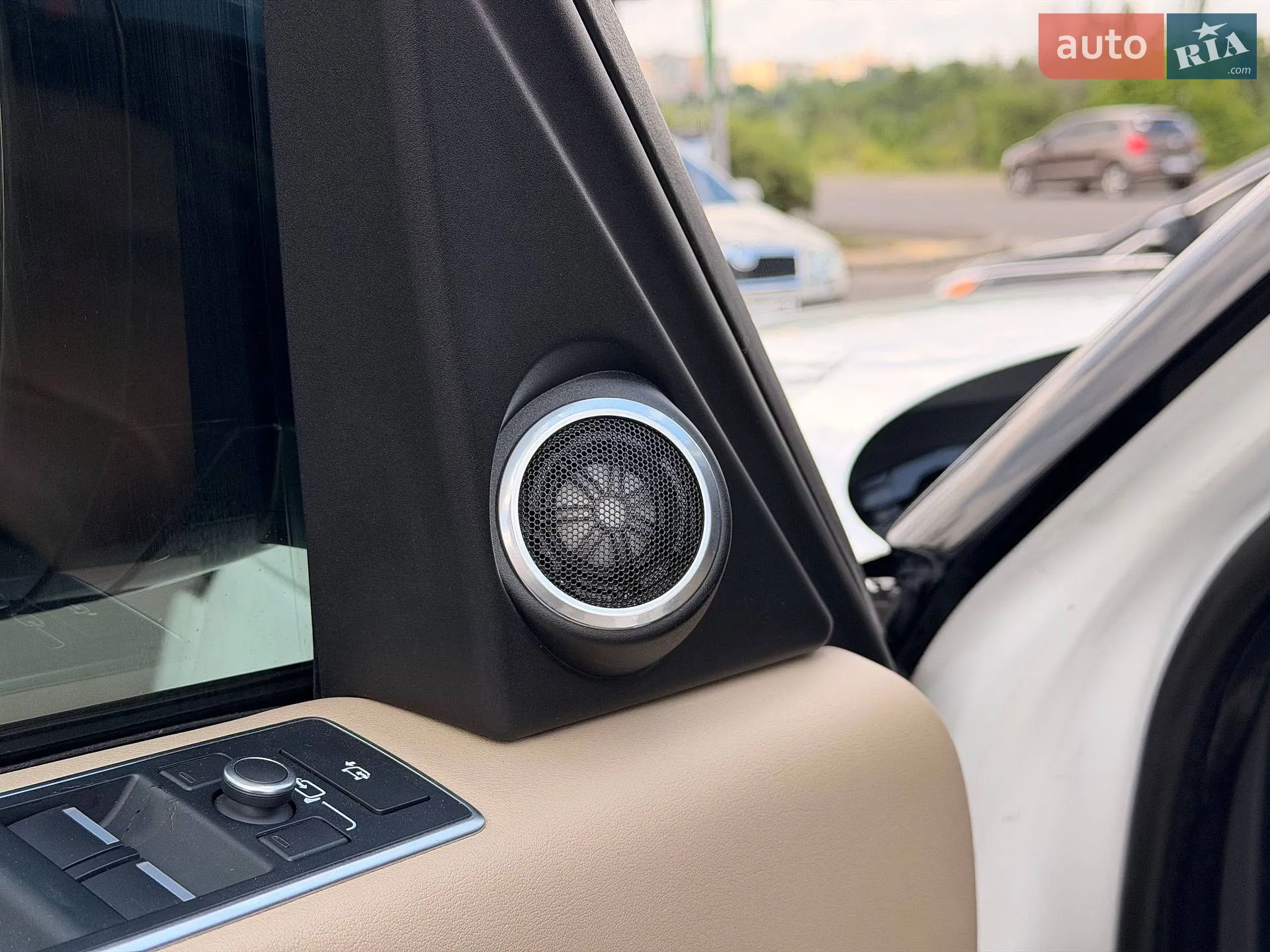 2016 Land Rover Range Rover - мініатюра 28