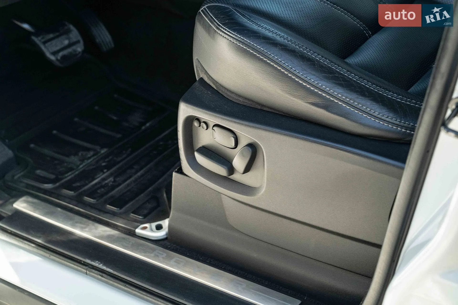2012 Land Rover Range Rover - мініатюра 20