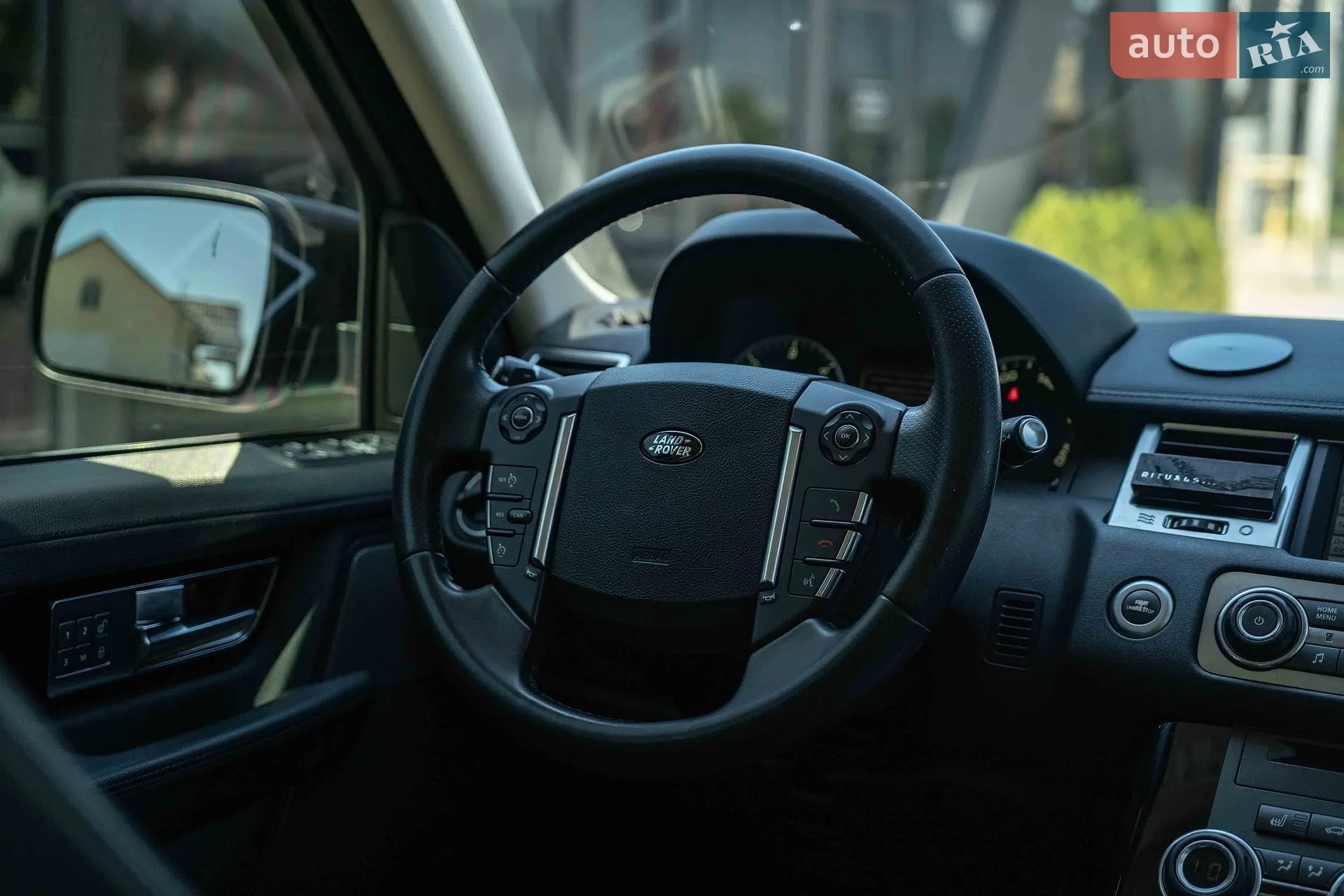 2012 Land Rover Range Rover - мініатюра 26