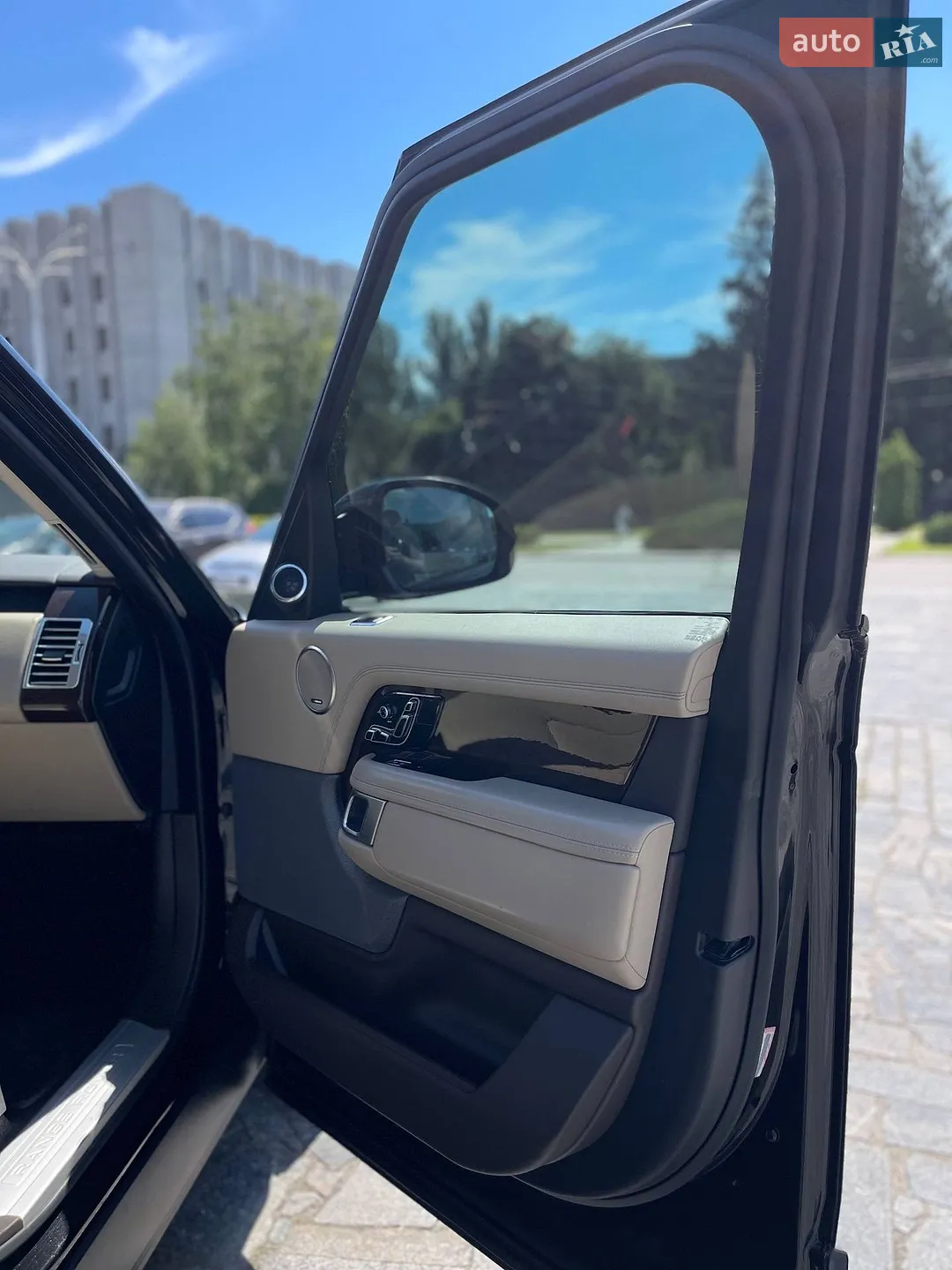 2020 Land Rover Range Rover - мініатюра 25