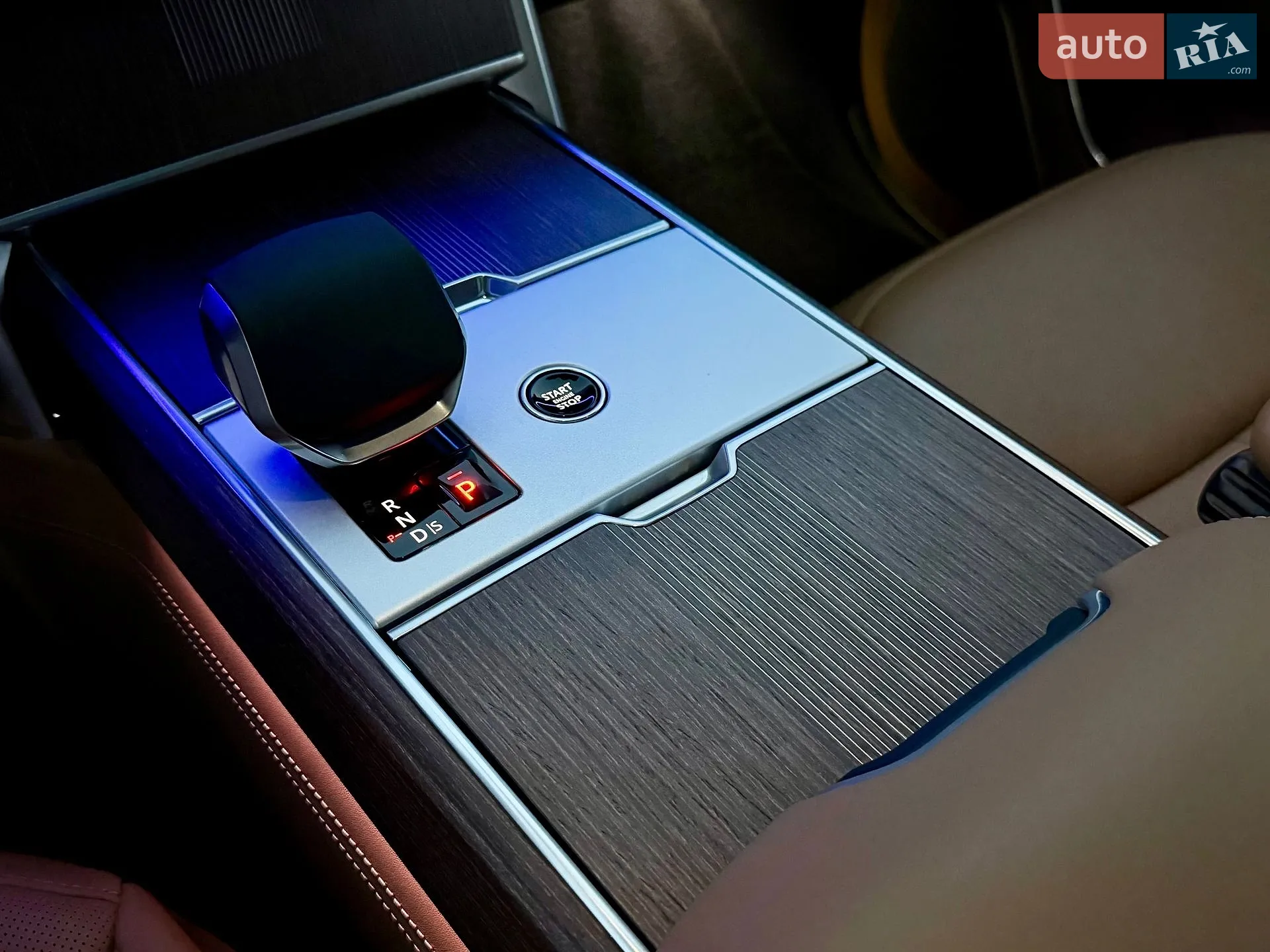 2025 Land Rover Range Rover - мініатюра 128