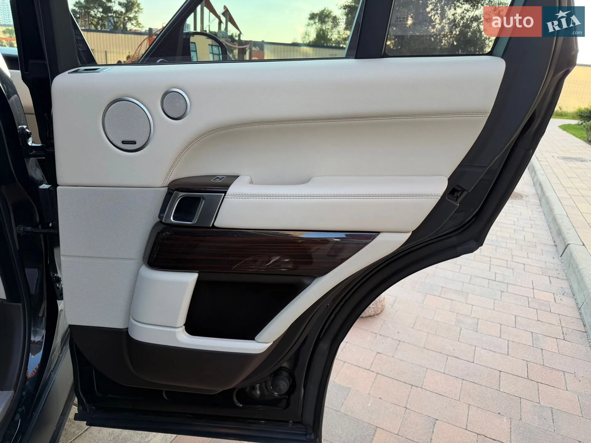 2016 Land Rover Range Rover - мініатюра 26