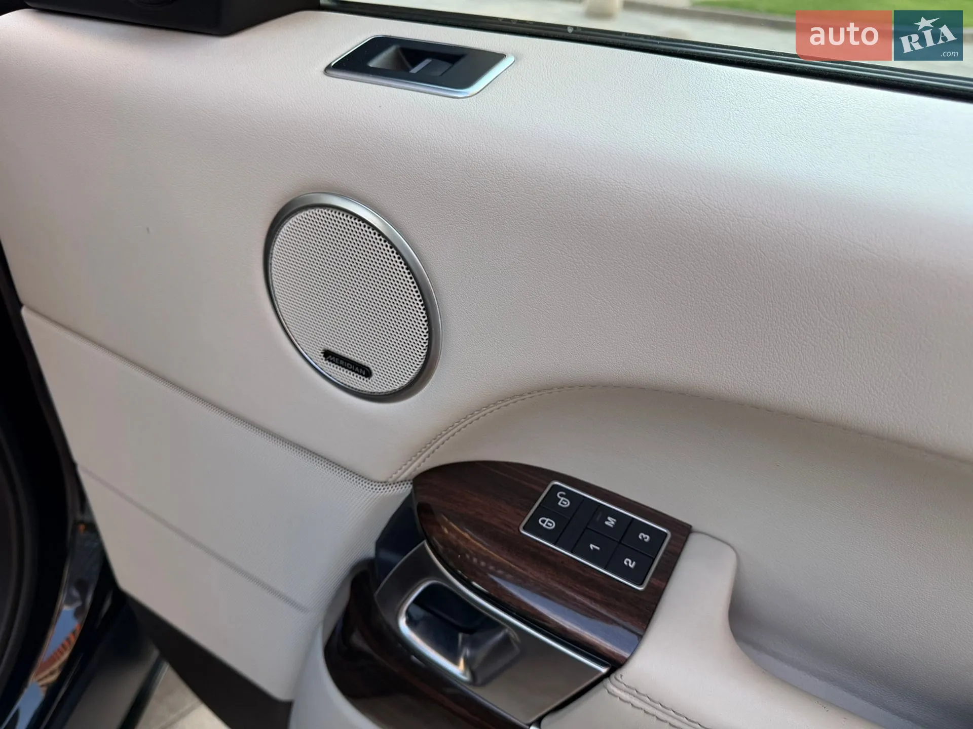 2016 Land Rover Range Rover - мініатюра 31