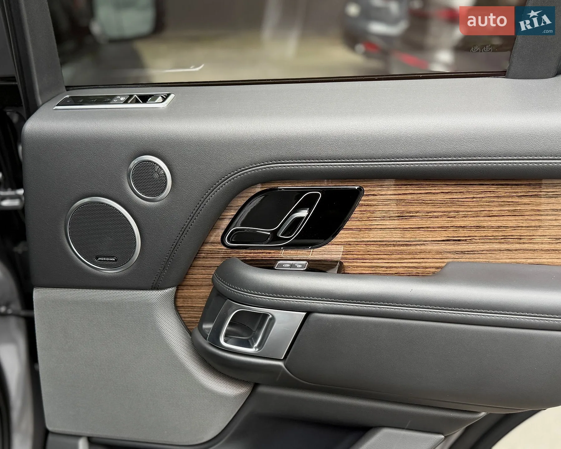2019 Land Rover Range Rover - мініатюра 18