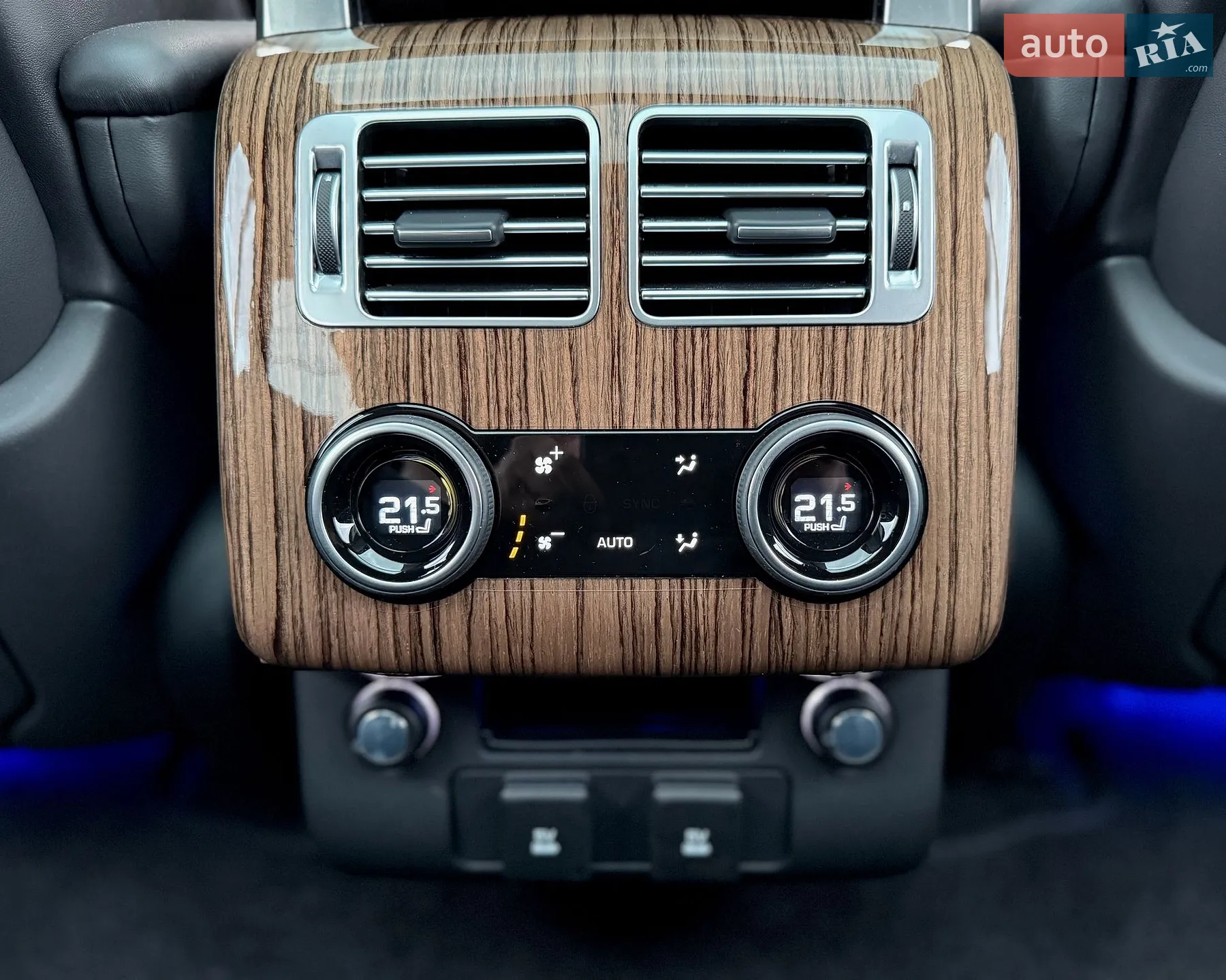 2019 Land Rover Range Rover - мініатюра 24