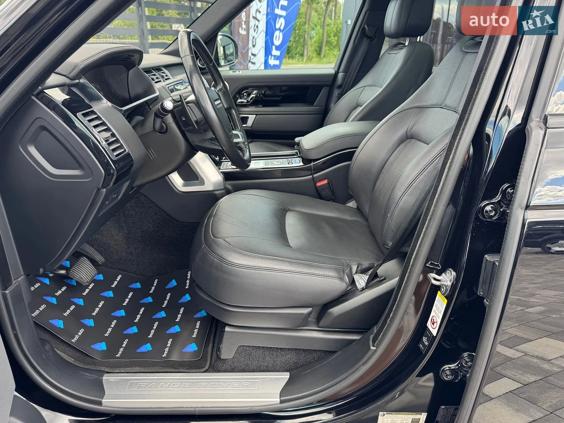 2018 Land Rover Range Rover - мініатюра 21